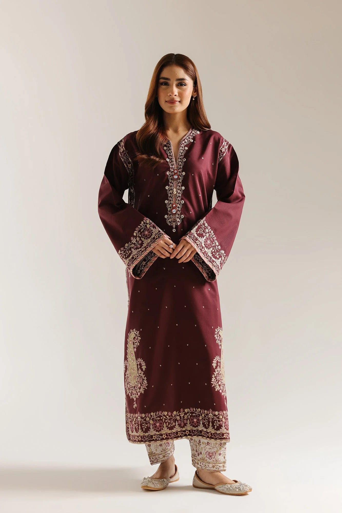 EMBROIDERED SUIT (E4071/103/402)