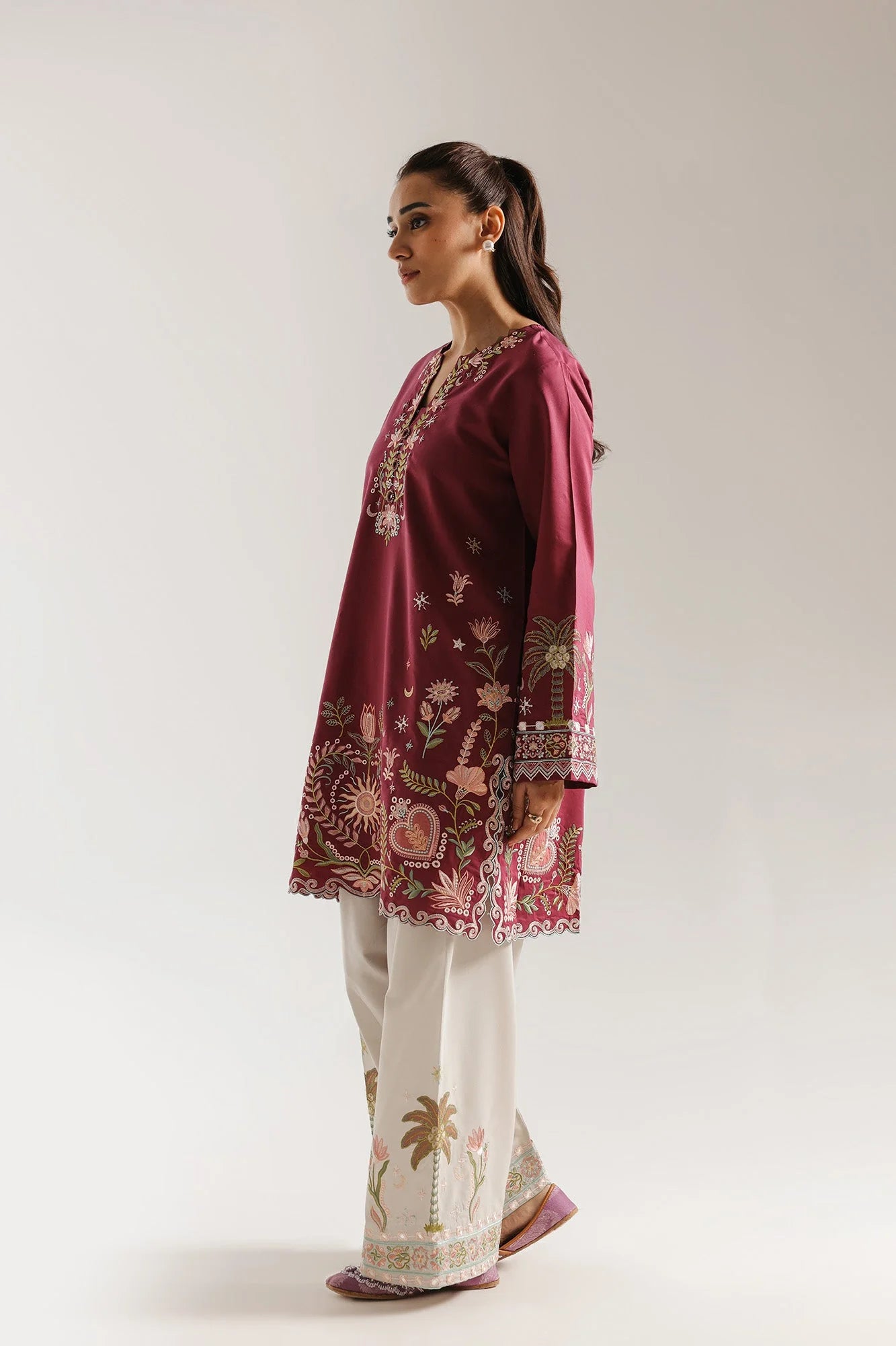 EMBROIDERED SUIT (E4072/103/403)