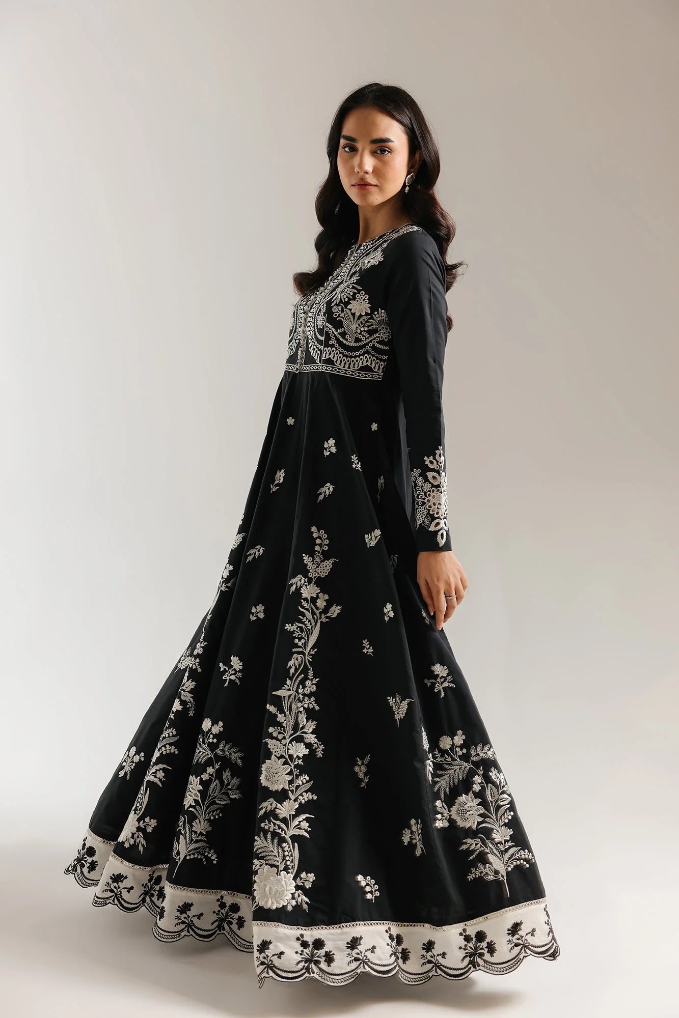 EMBROIDERED DRESS (E4077/103/901)