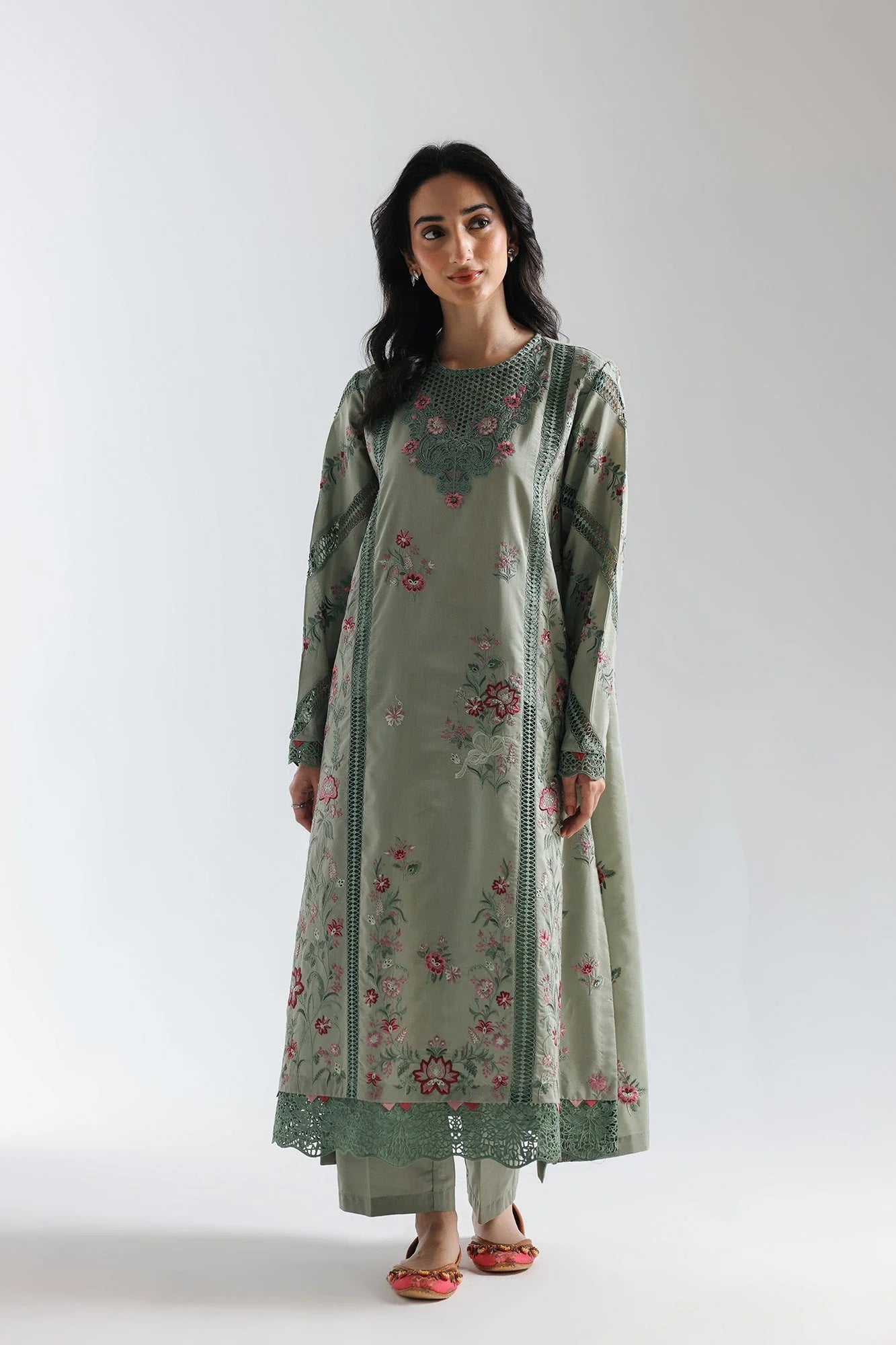 EMBROIDERED SUIT (E4078/103/130)