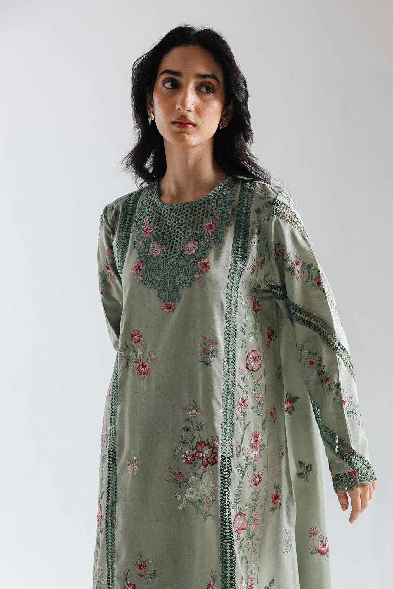 EMBROIDERED SUIT (E4078/103/130)