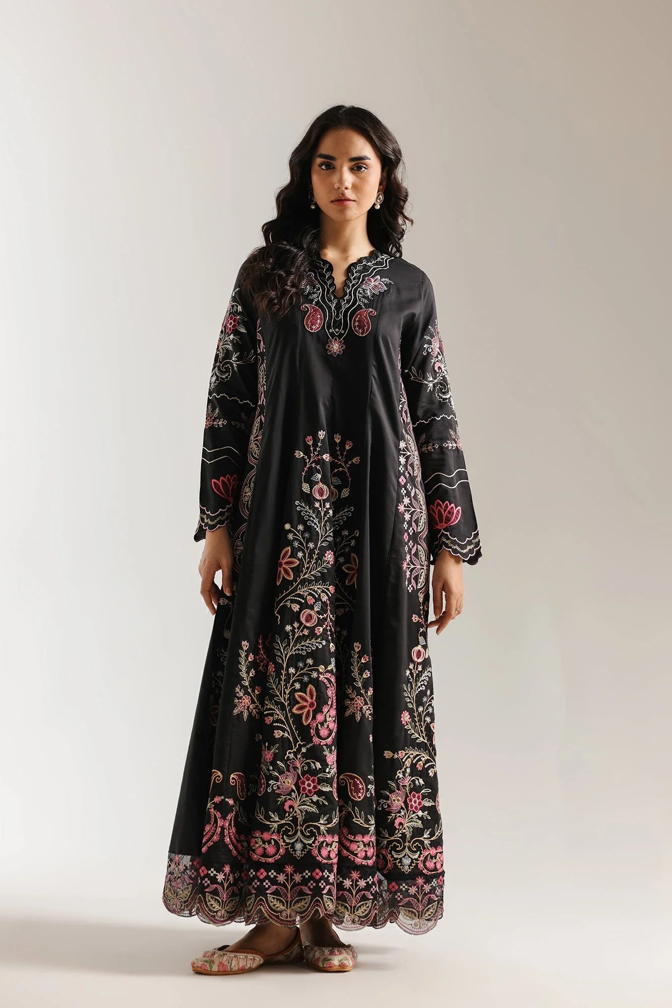 ETHNC EMBROIDERED SUIT (E4080/103/902)