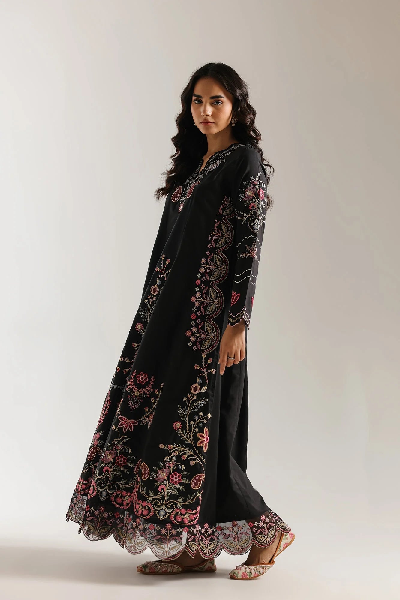 ETHNC EMBROIDERED SUIT (E4080/103/902)