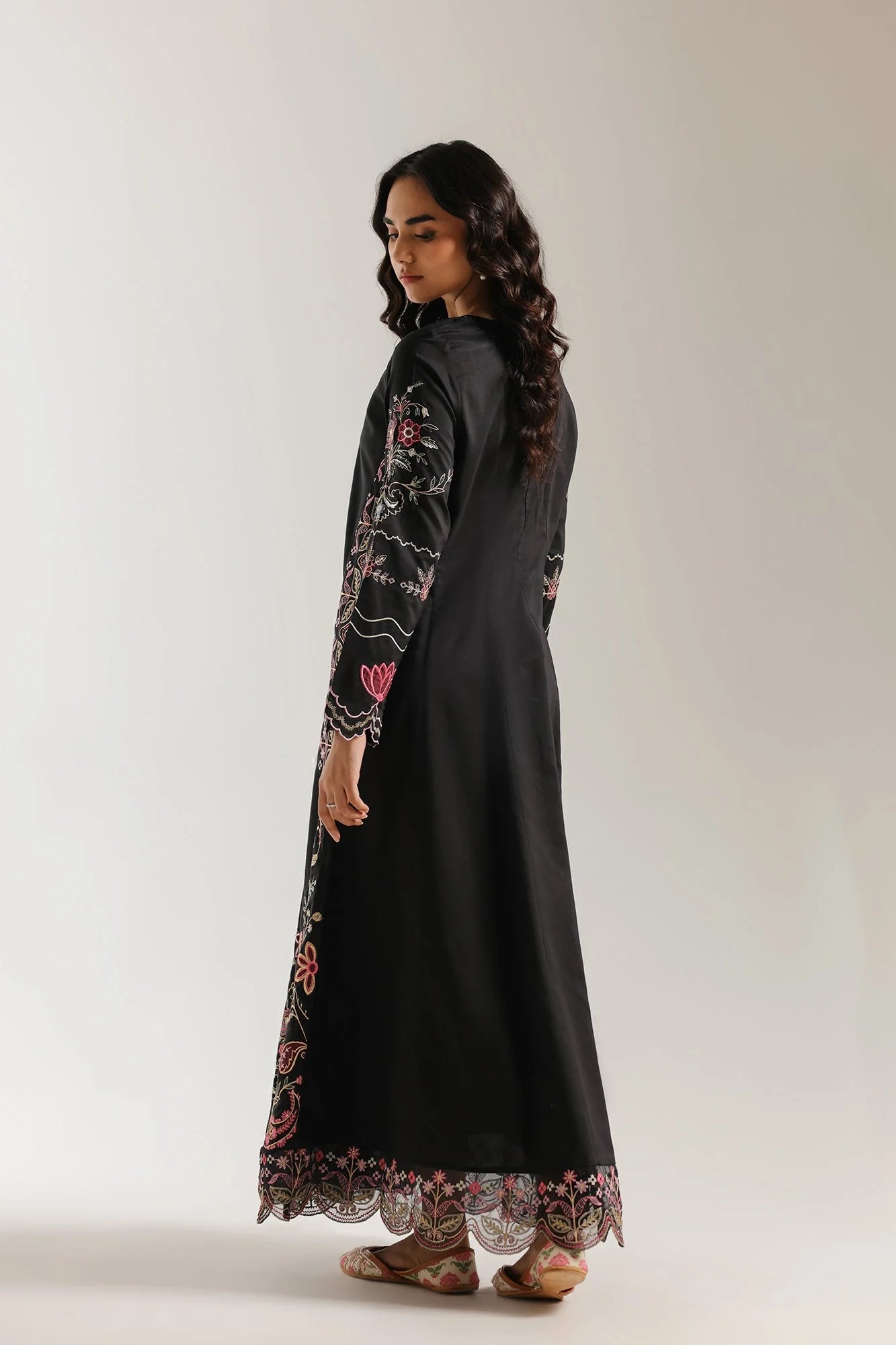 ETHNC EMBROIDERED SUIT (E4080/103/902)
