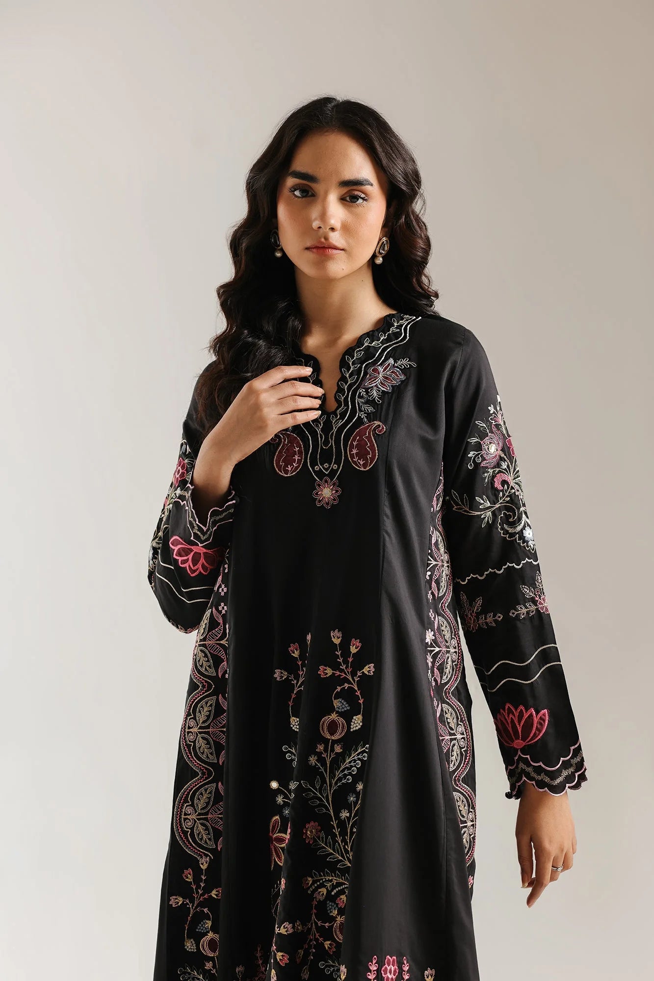 ETHNC EMBROIDERED SUIT (E4080/103/902)