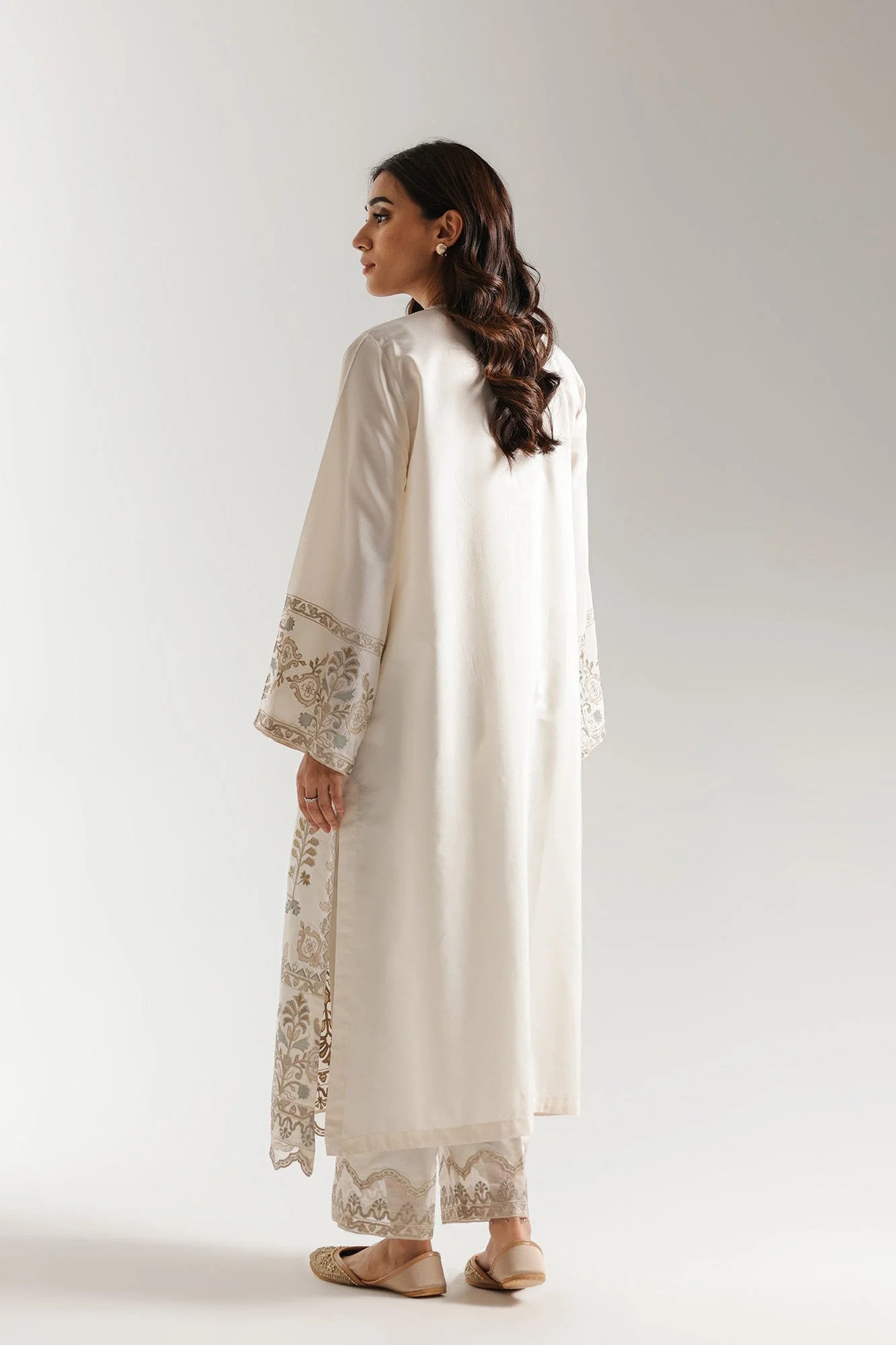 EMBROIDERED SUIT (E4081/103/817)