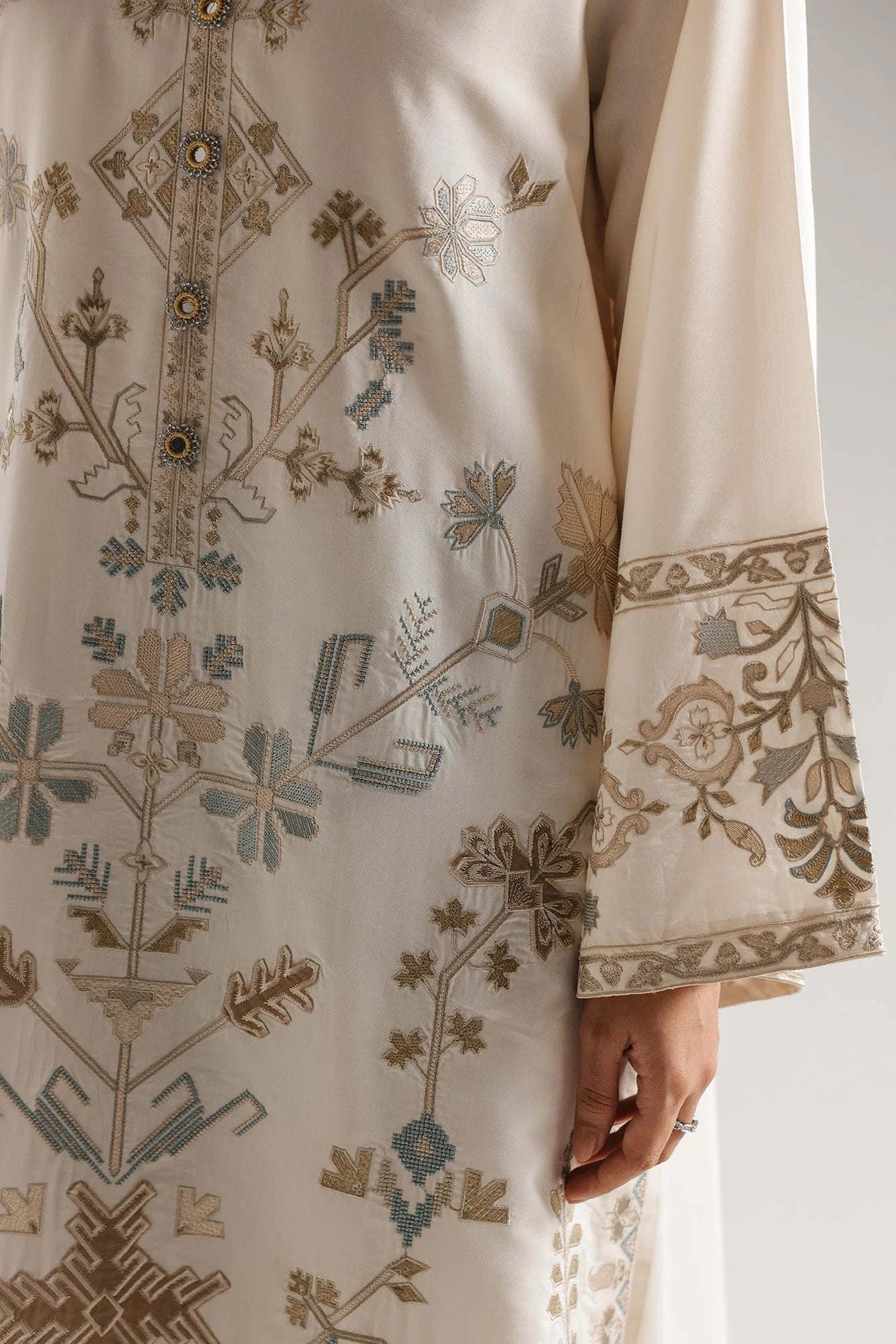 EMBROIDERED SUIT (E4081/103/817)