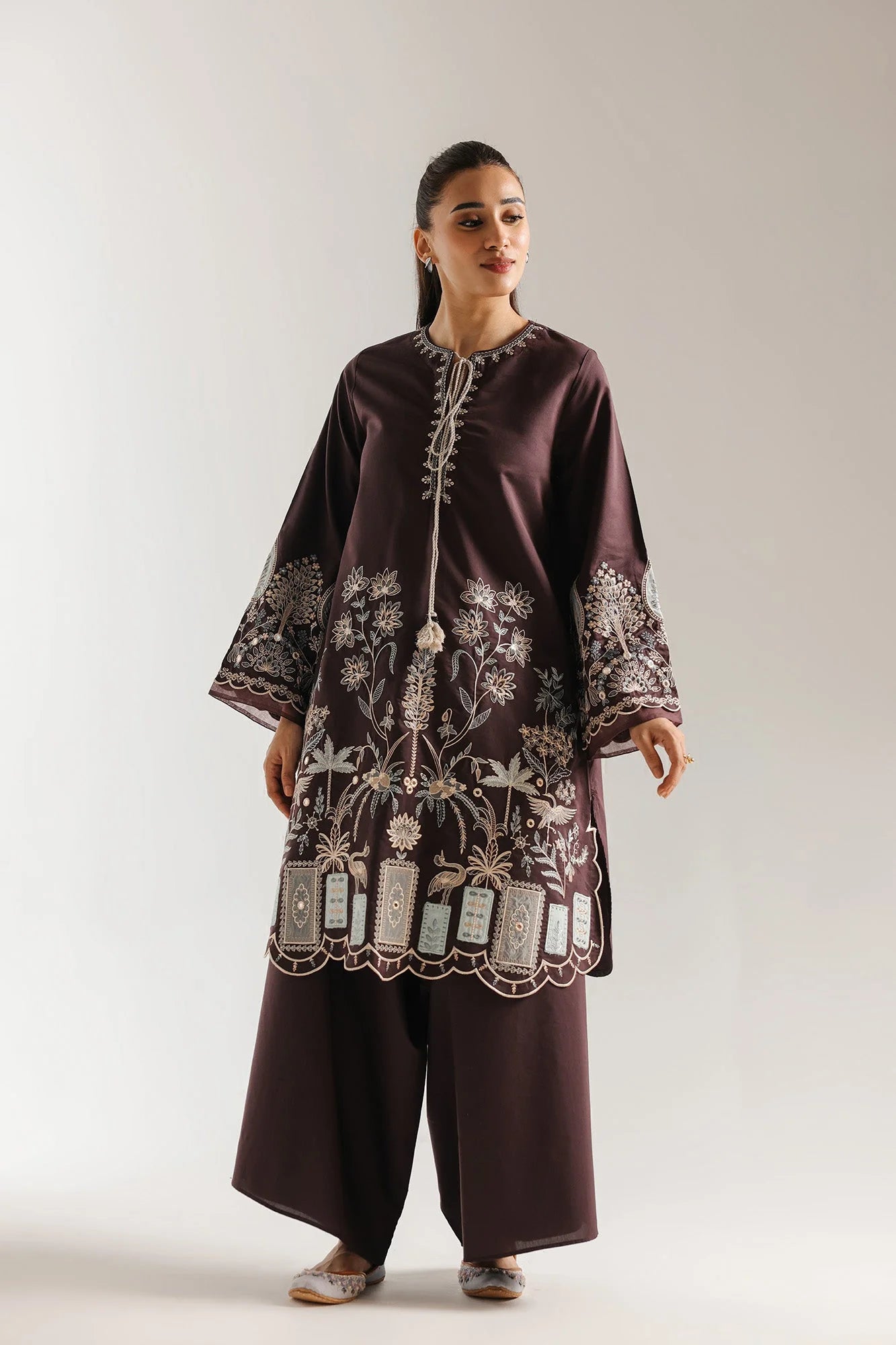EMBROIDERED SUIT (E4084/103/904)