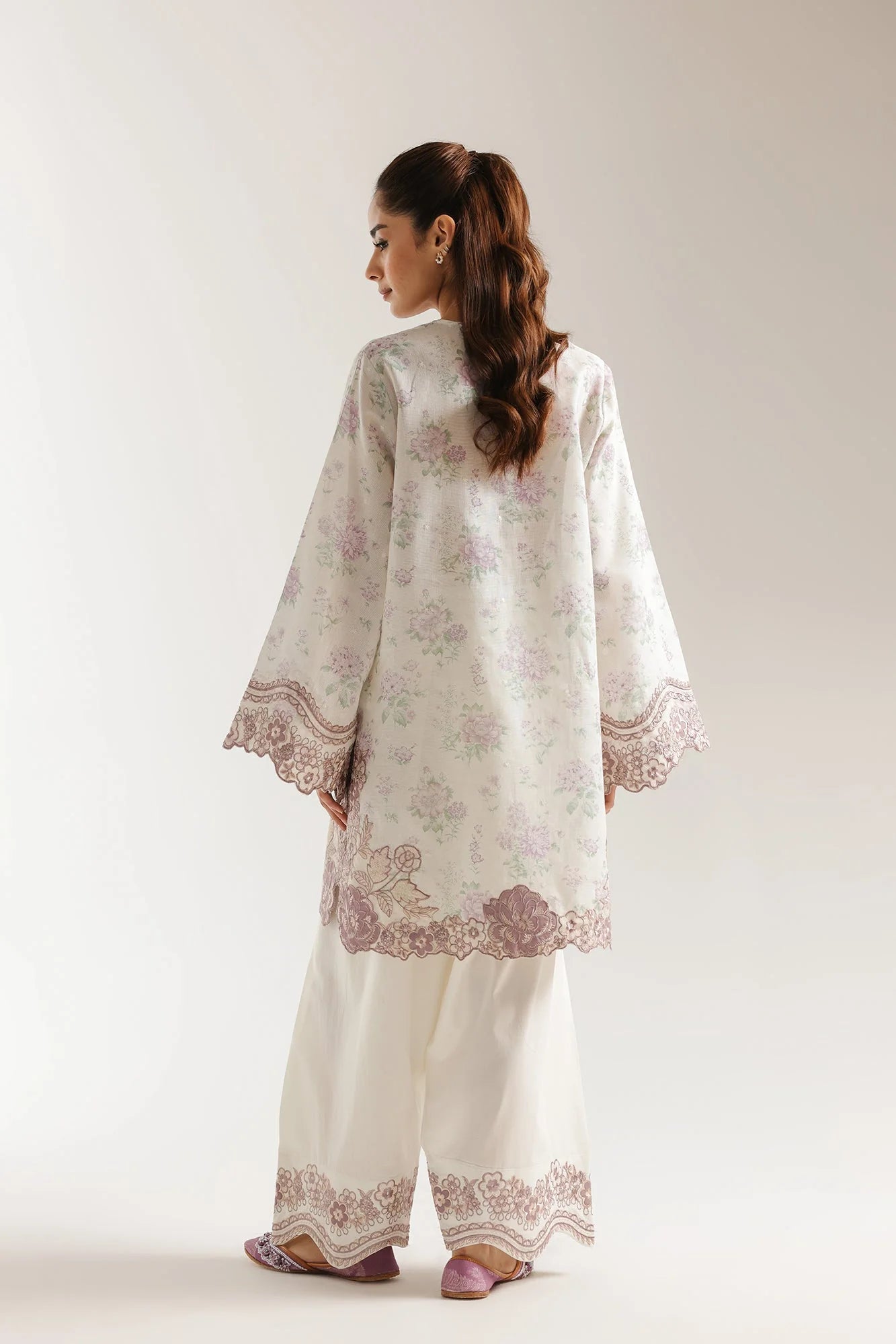 EMBROIDERED SUIT (E4096/103/005)