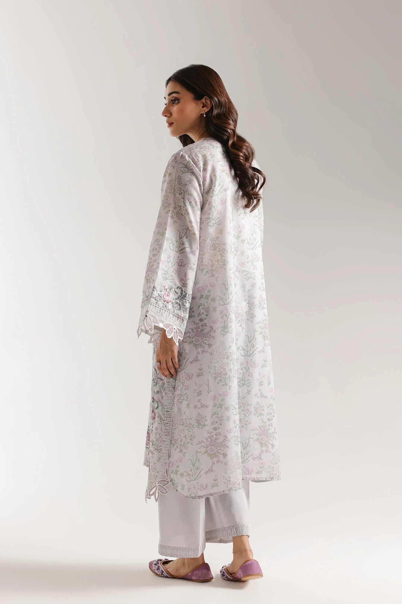 EMBROIDERED SUIT (E4098/103/531)