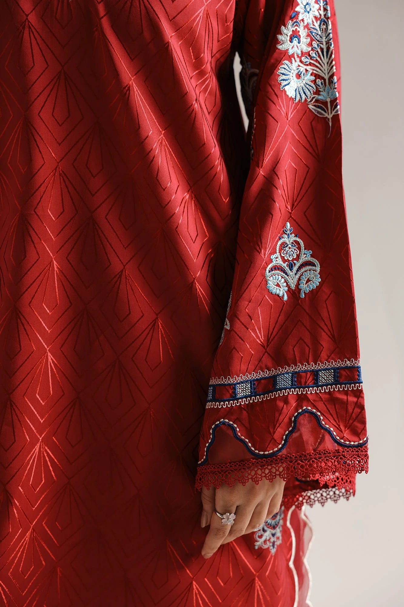 EMBROIDERED SUIT (E4101/103/414)