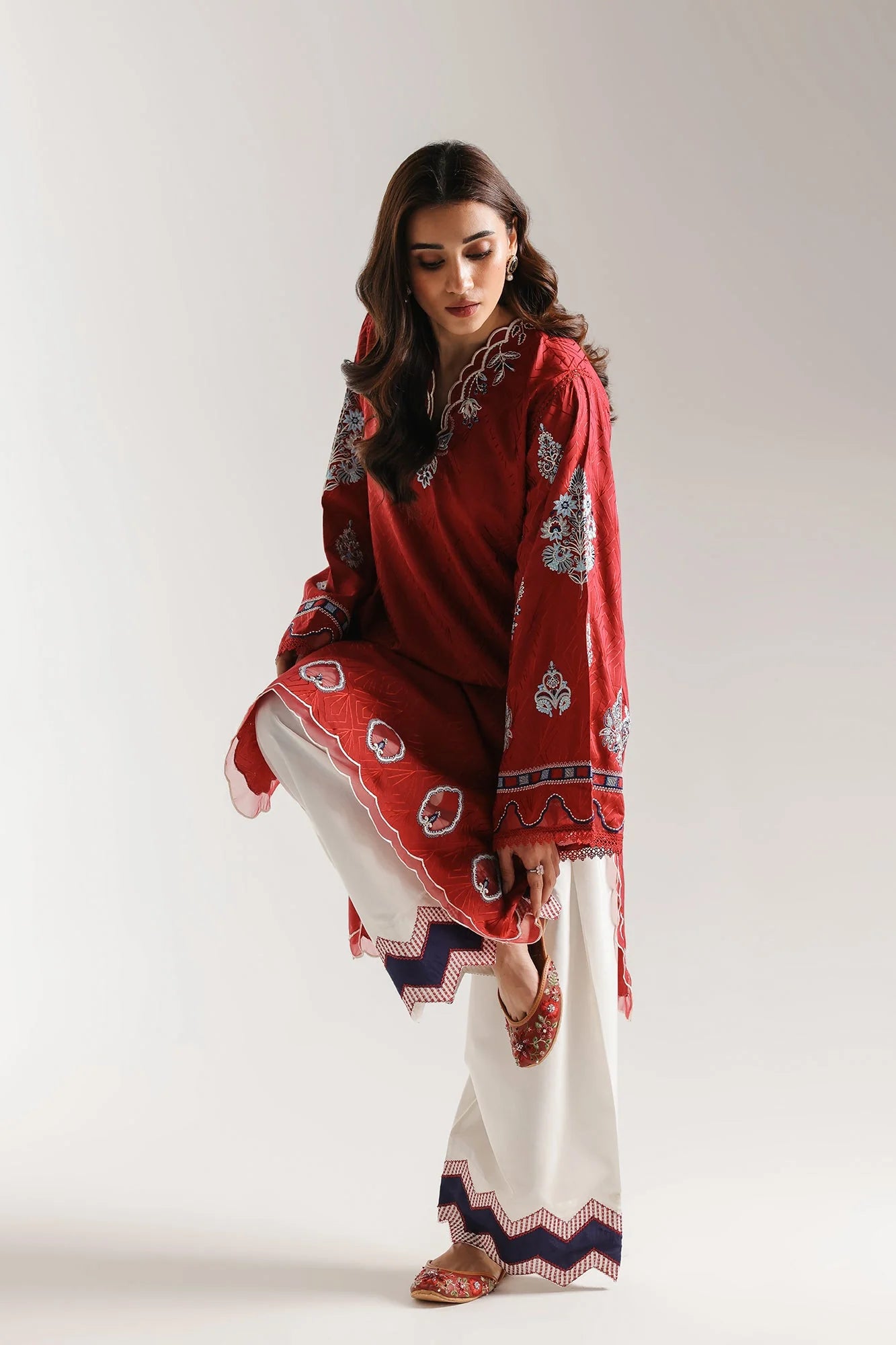 EMBROIDERED SUIT (E4101/103/414)