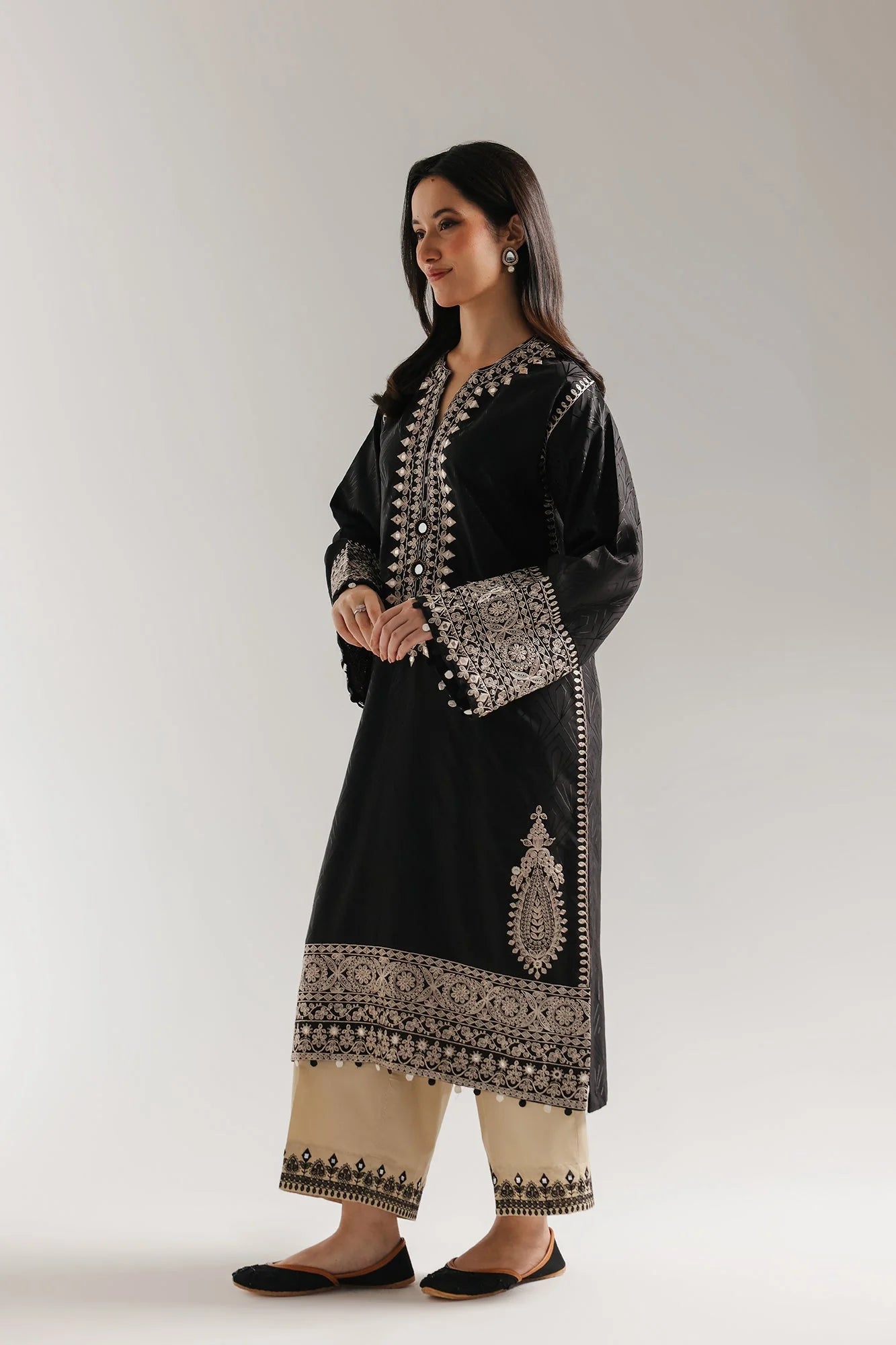 EMBROIDERED SUIT (E4102/103/902)