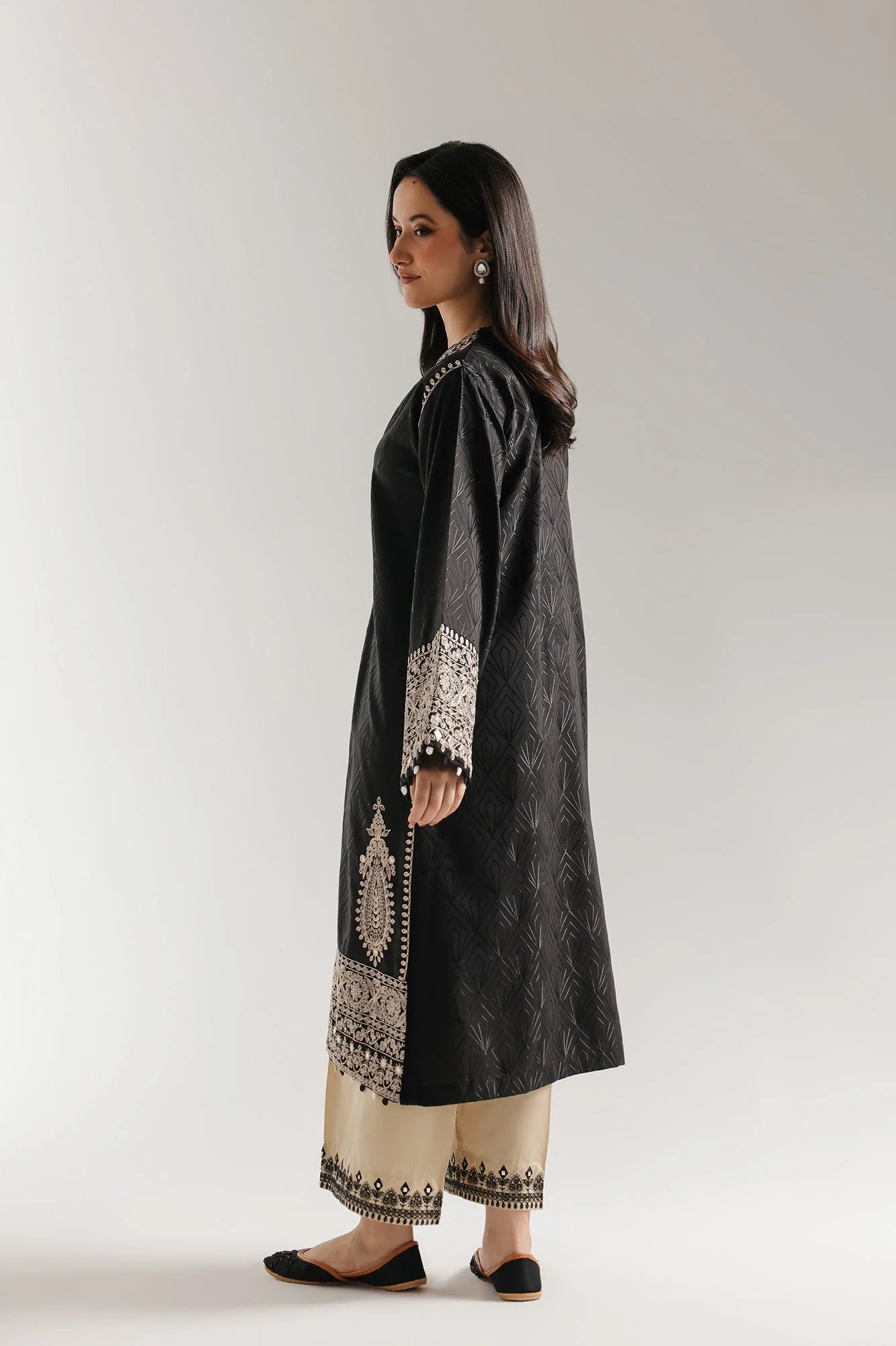 EMBROIDERED SUIT (E4102/103/902)