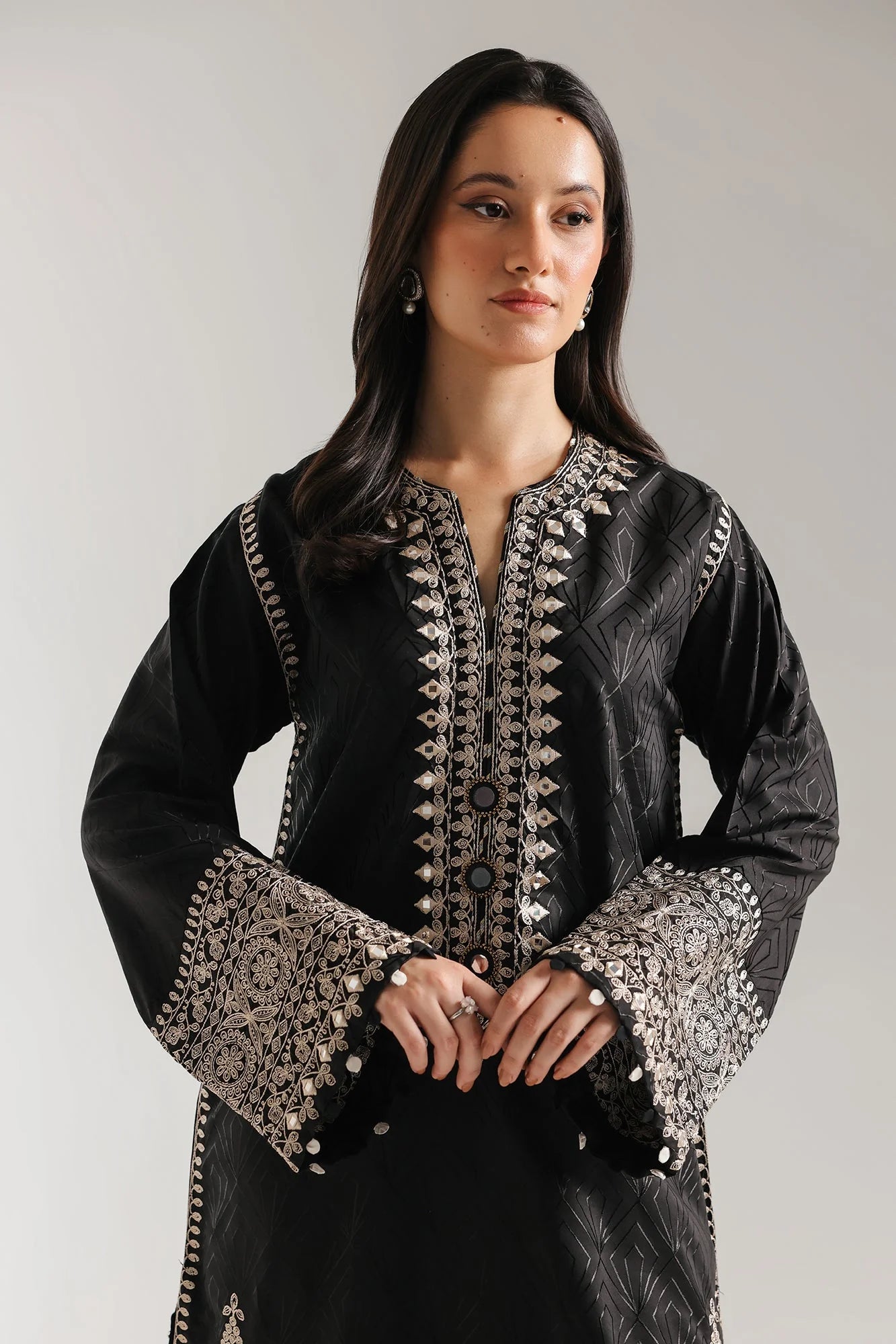 EMBROIDERED SUIT (E4102/103/902)