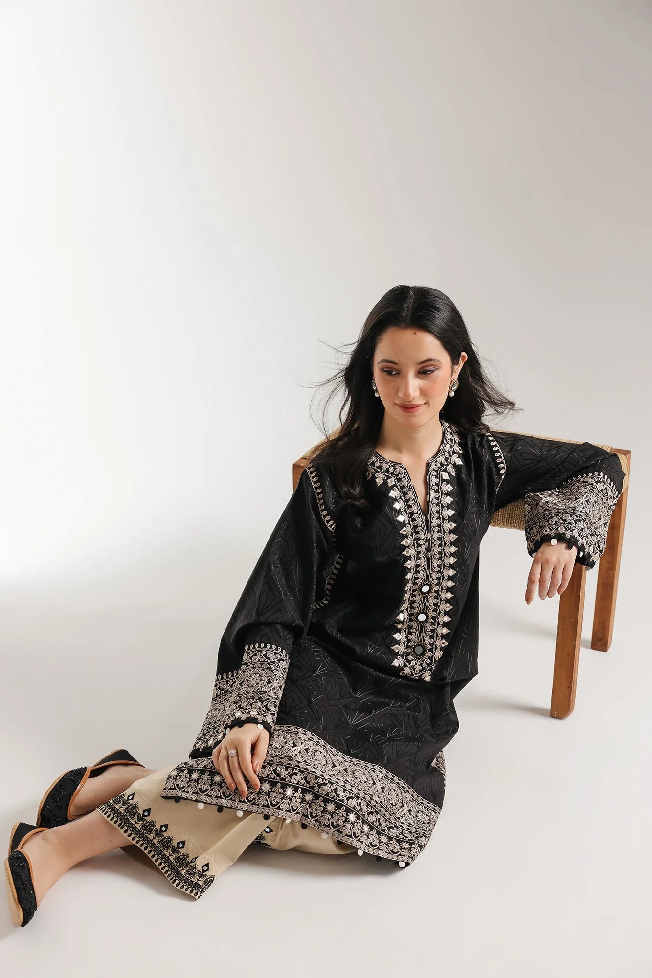 EMBROIDERED SUIT (E4102/103/902)
