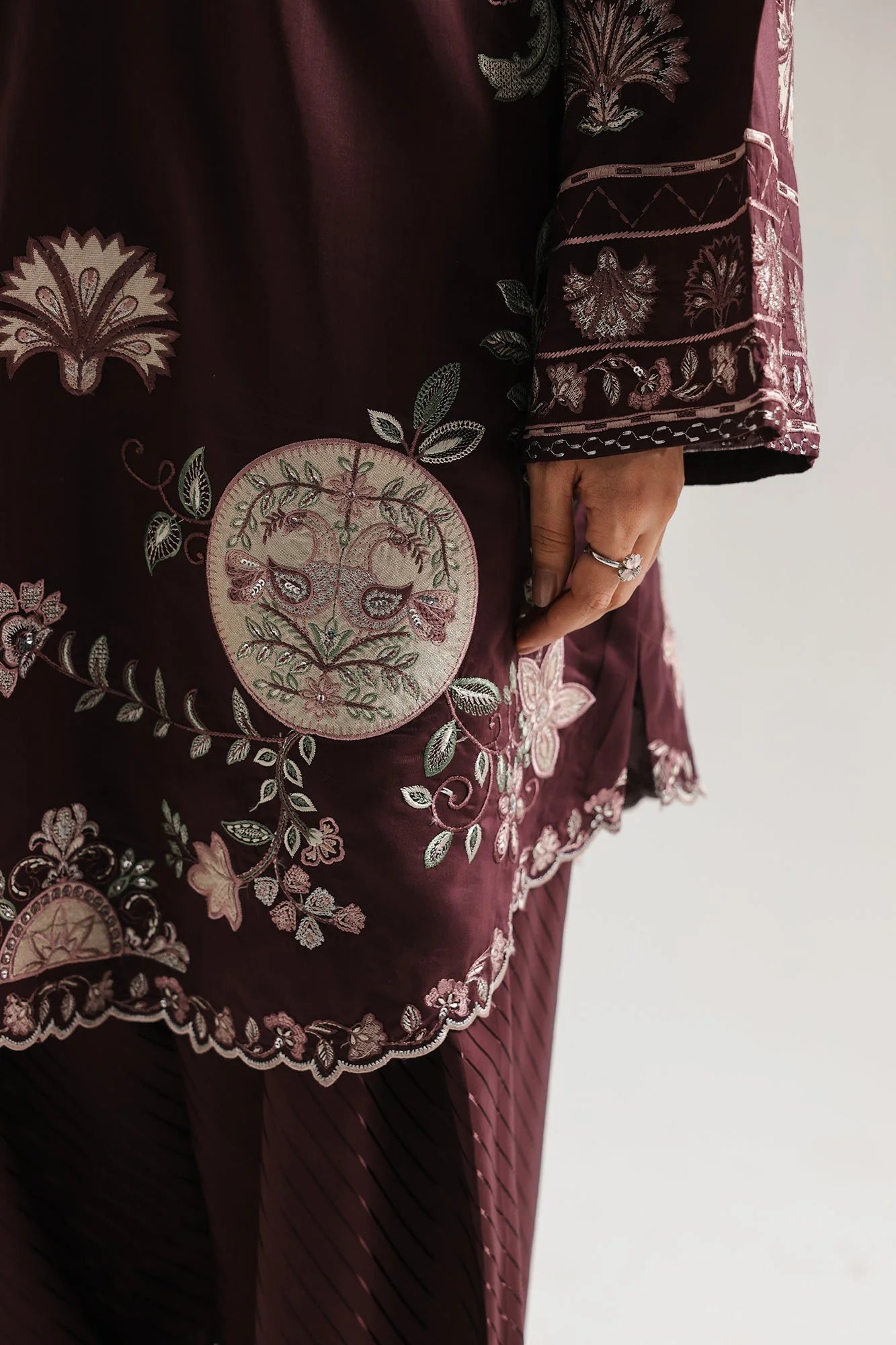 EMBROIDERED SUIT (E4103/103/802)