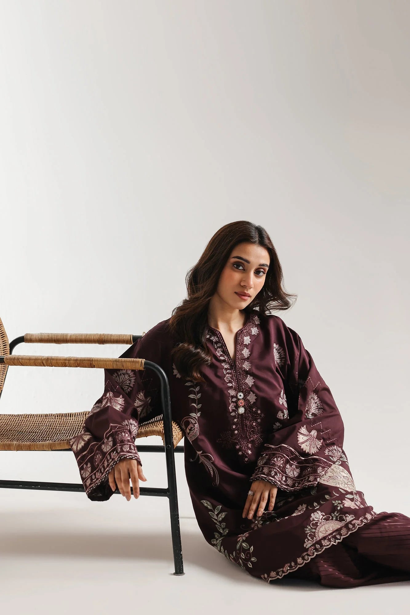 EMBROIDERED SUIT (E4103/103/802)