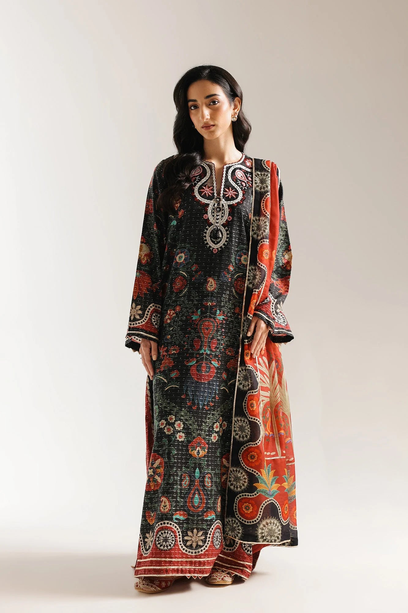 ETHNC EMBROIDERED SUIT (E4105/103/902)