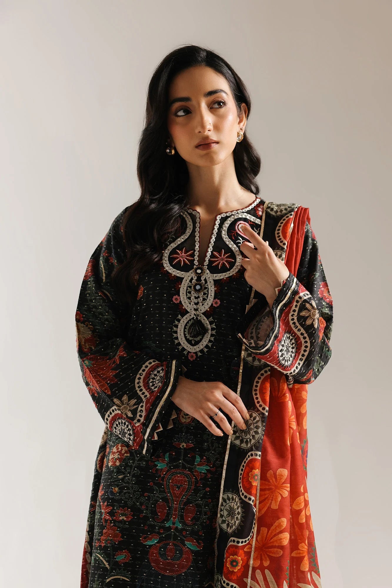 ETHNC EMBROIDERED SUIT (E4105/103/902)