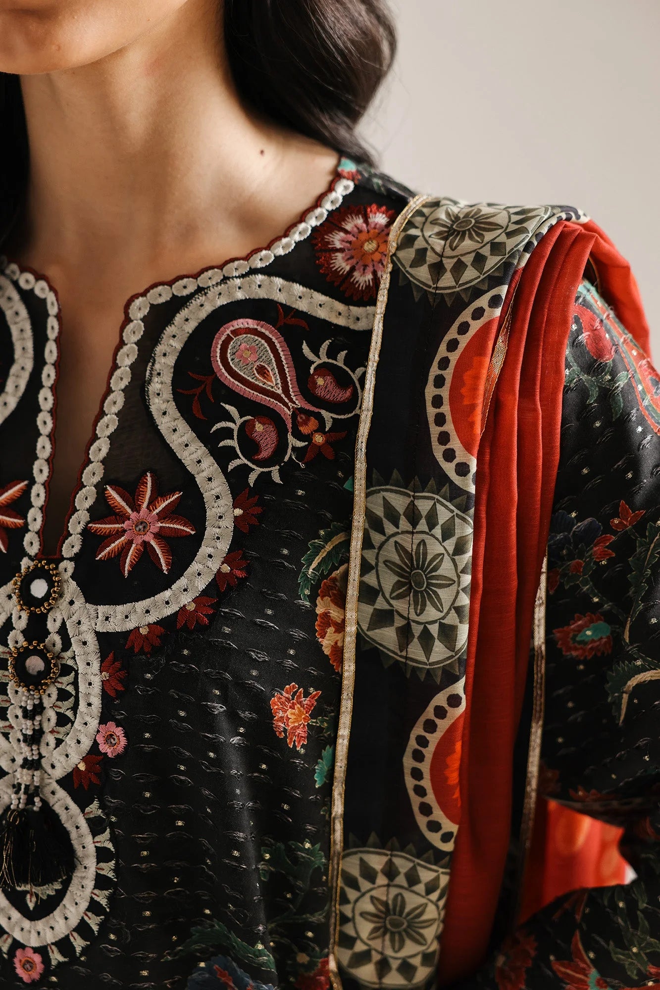 ETHNC EMBROIDERED SUIT (E4105/103/902)