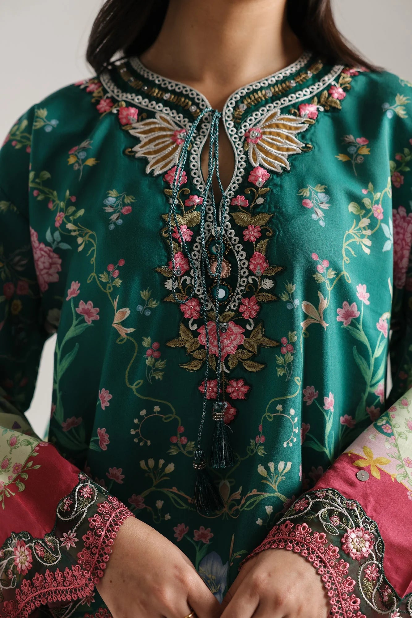 EMBROIDERED SUIT (E4117/103/127)