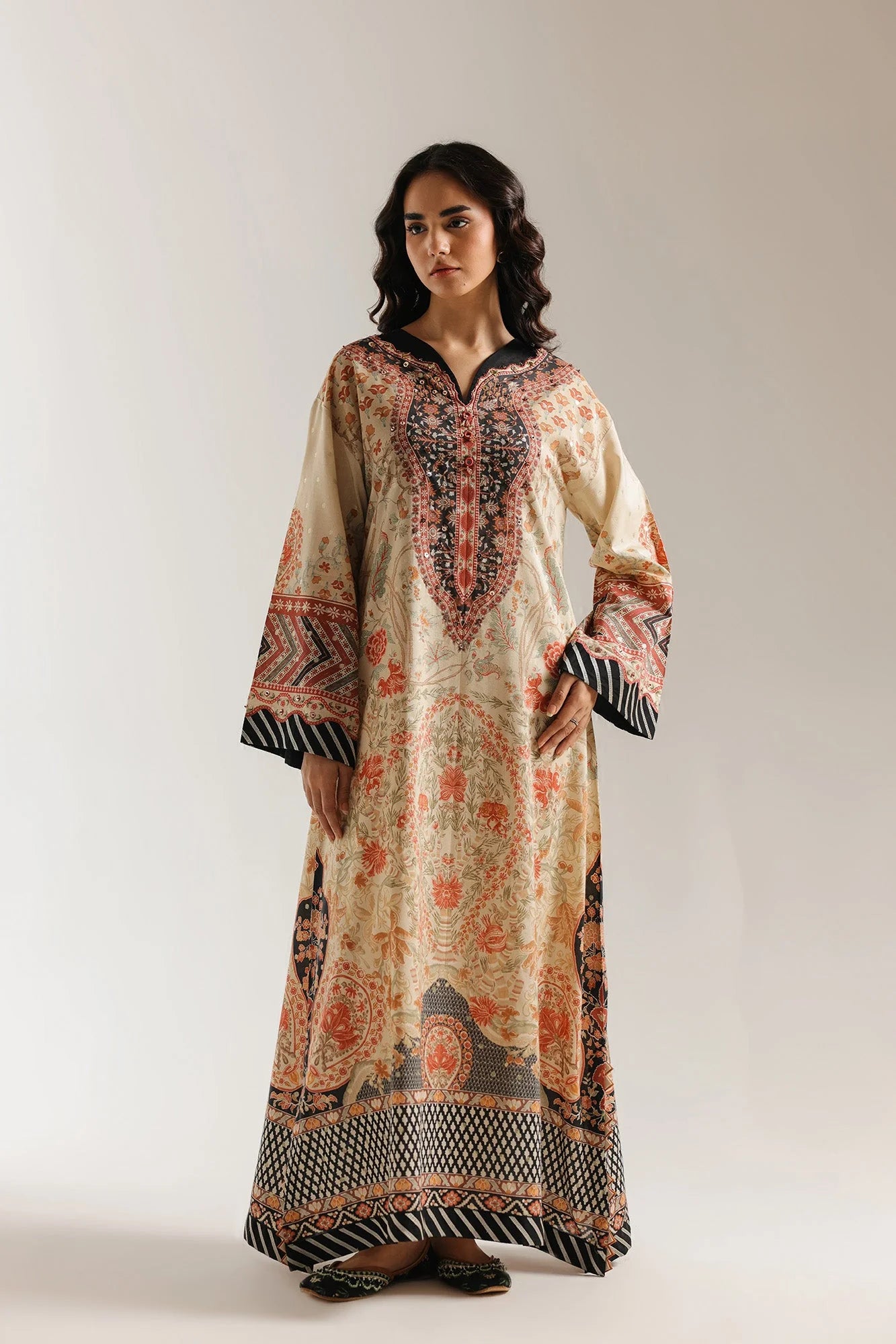 ETHNC EMBROIDERED SUIT (E4118/103/811)