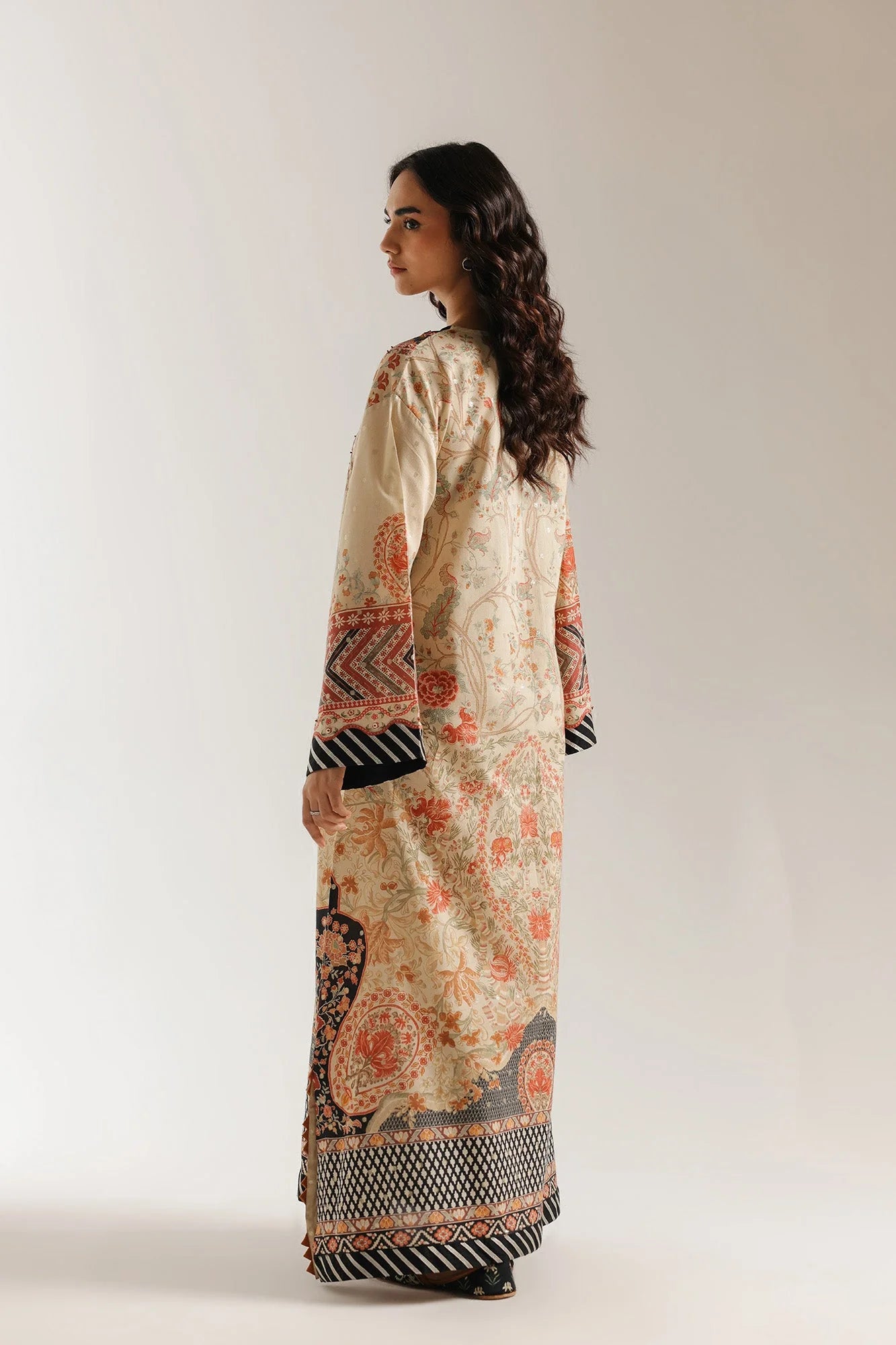 ETHNC EMBROIDERED SUIT (E4118/103/811)