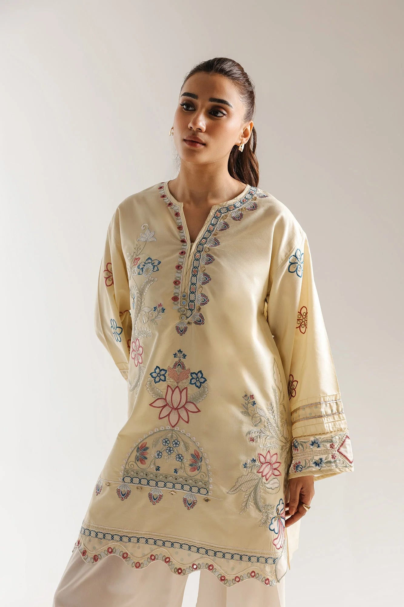 EMBROIDERED SUIT (E4121/103/225)