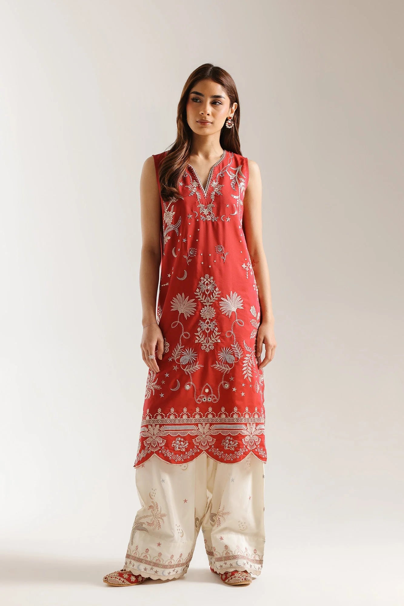EMBROIDERED SUIT (E4124/103/418)