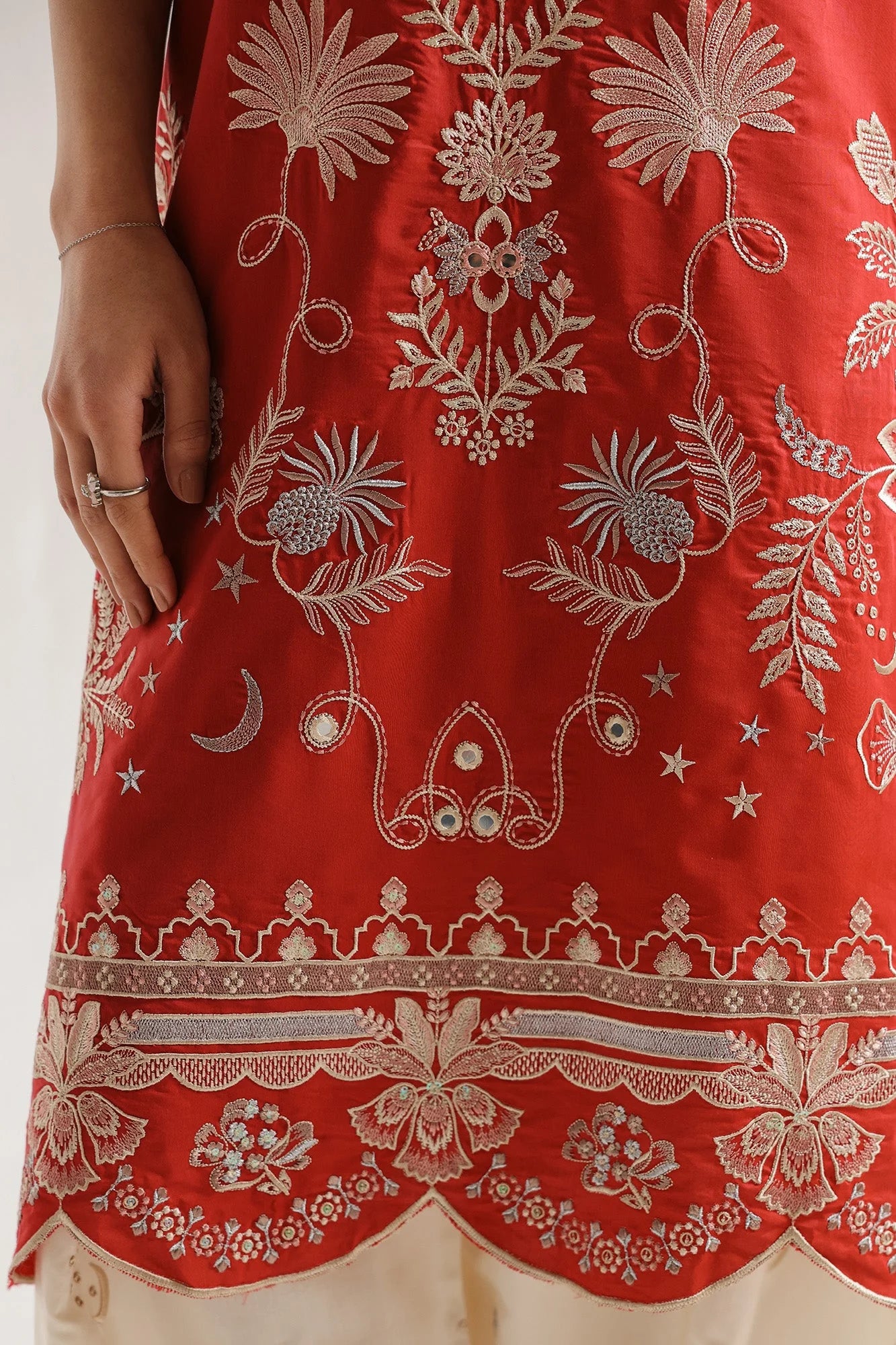 EMBROIDERED SUIT (E4124/103/418)