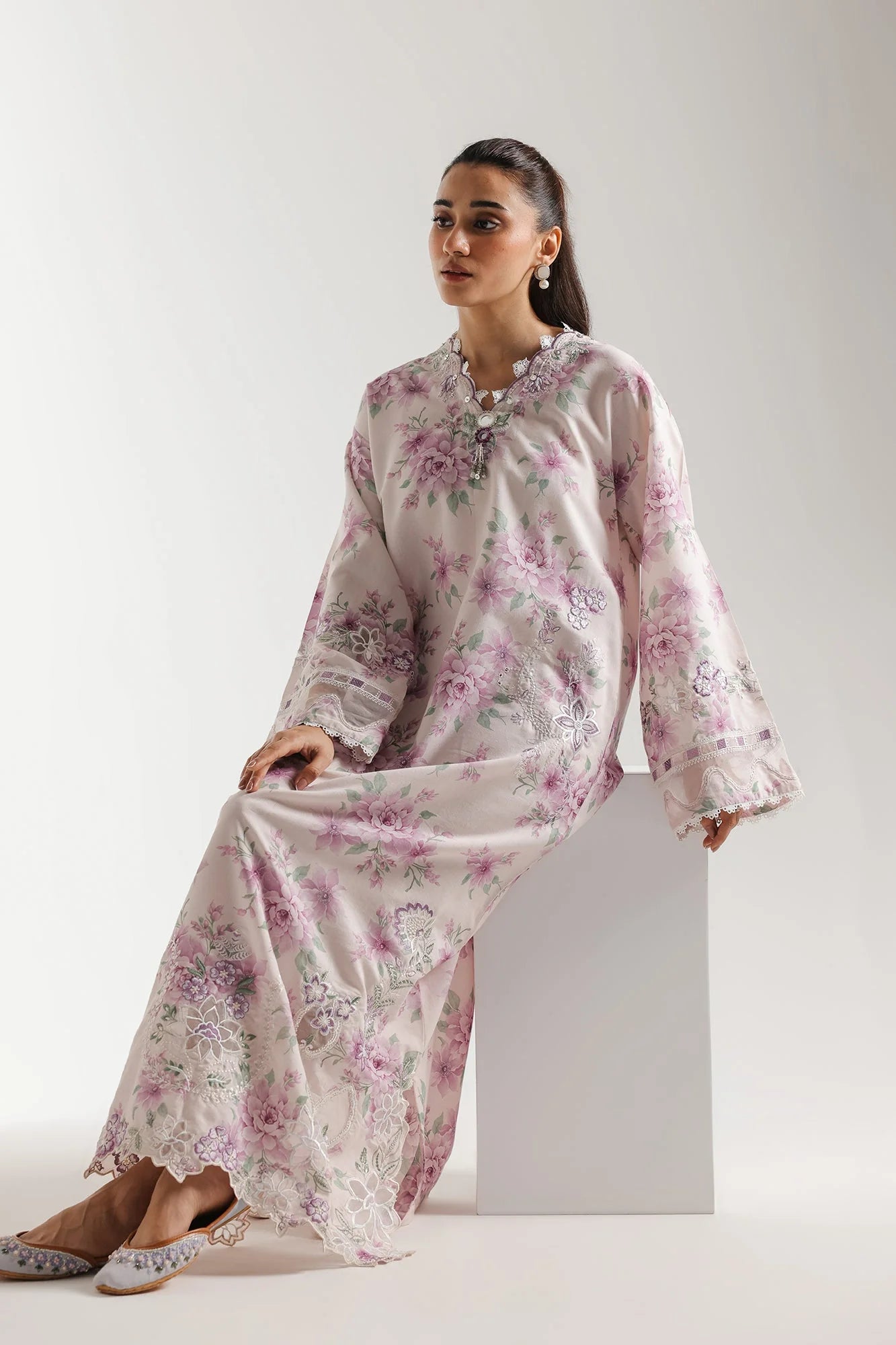 EMBROIDERED KAFTAN (E4126/103/529)