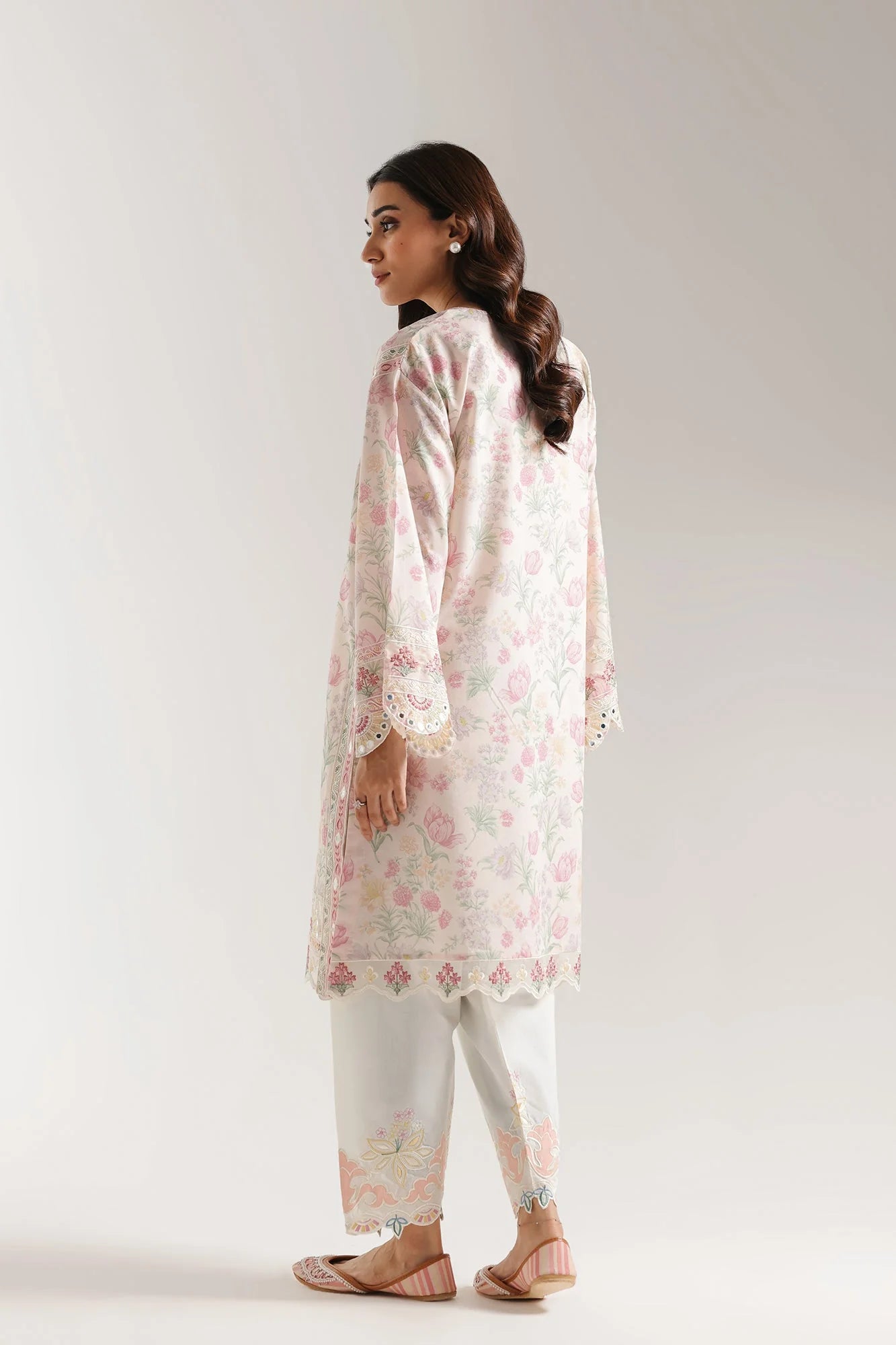EMBROIDERED SUIT (E4127/103/316)