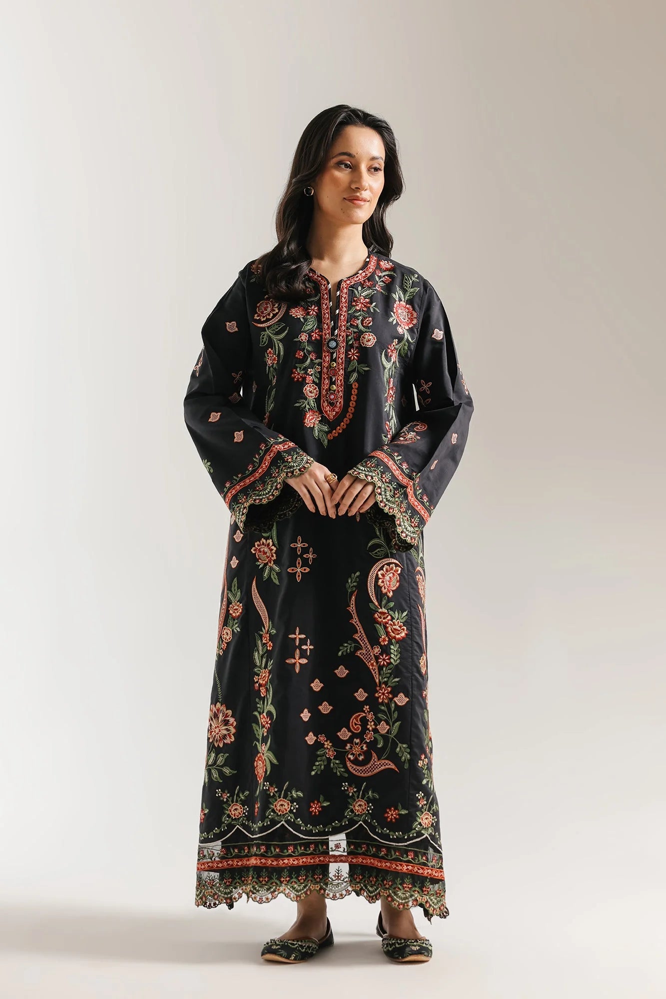EMBROIDERED SUIT (E4140/103/902)