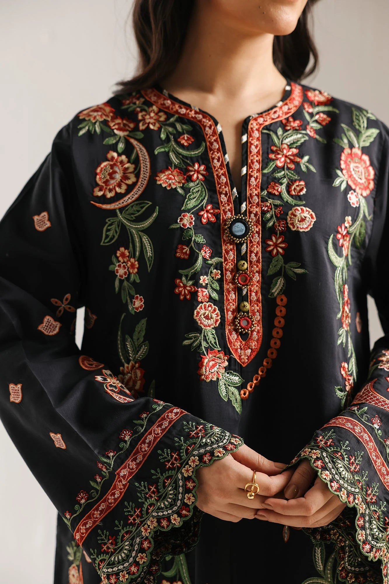 EMBROIDERED SUIT (E4140/103/902)