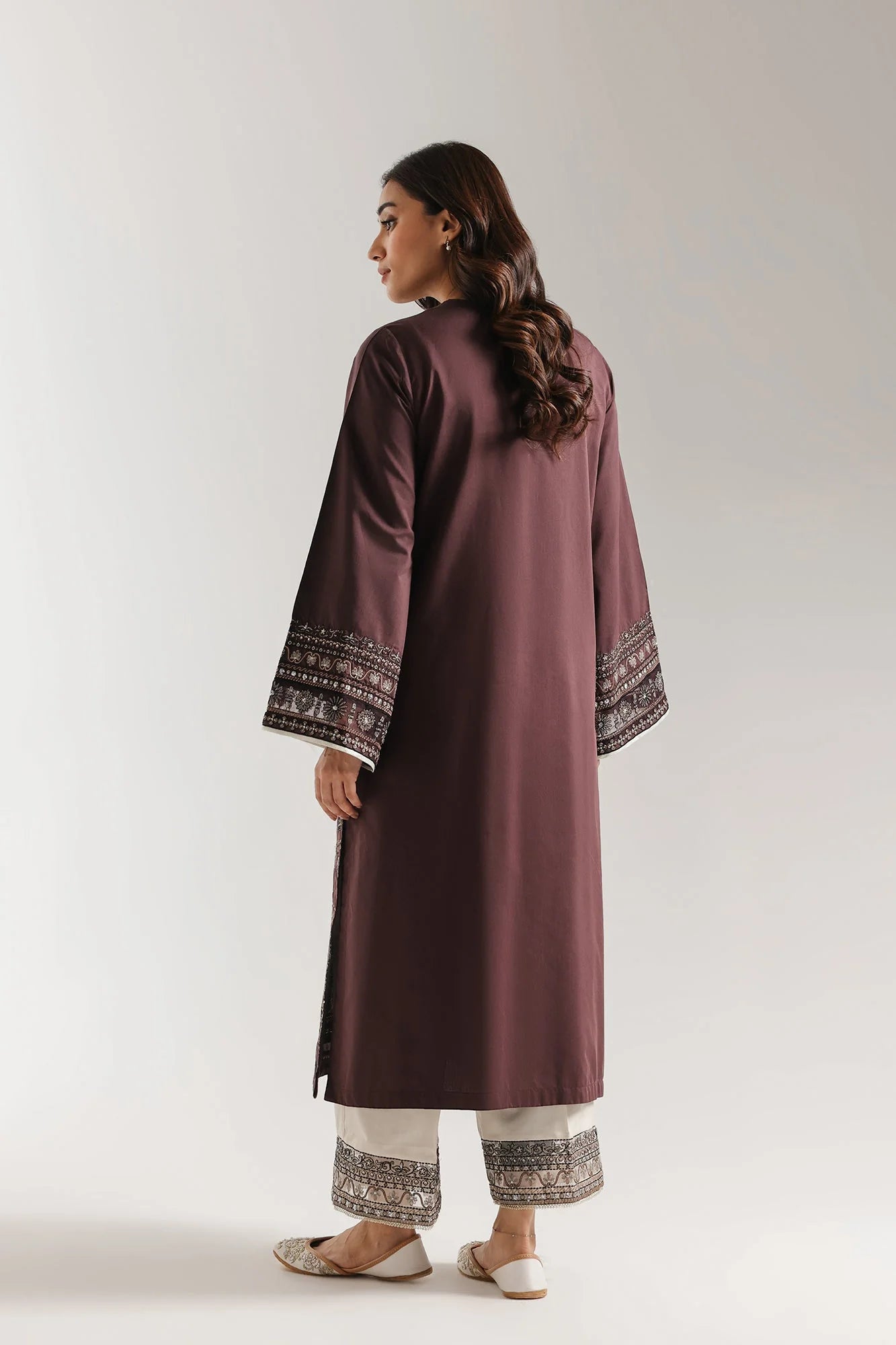 EMBROIDERED SUIT (E4145/103/304)