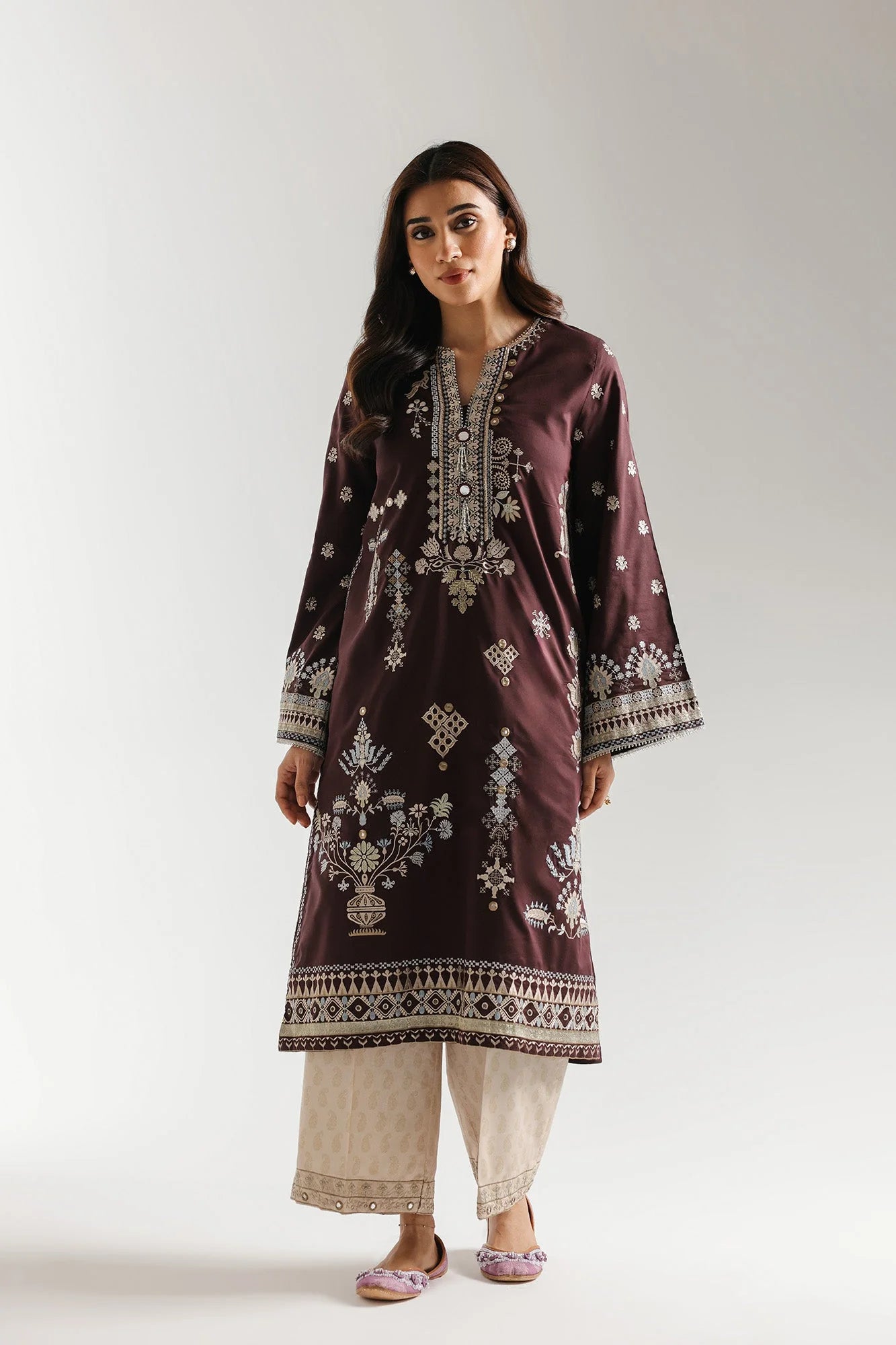 EMBROIDERED SUIT (E4151/103/802)