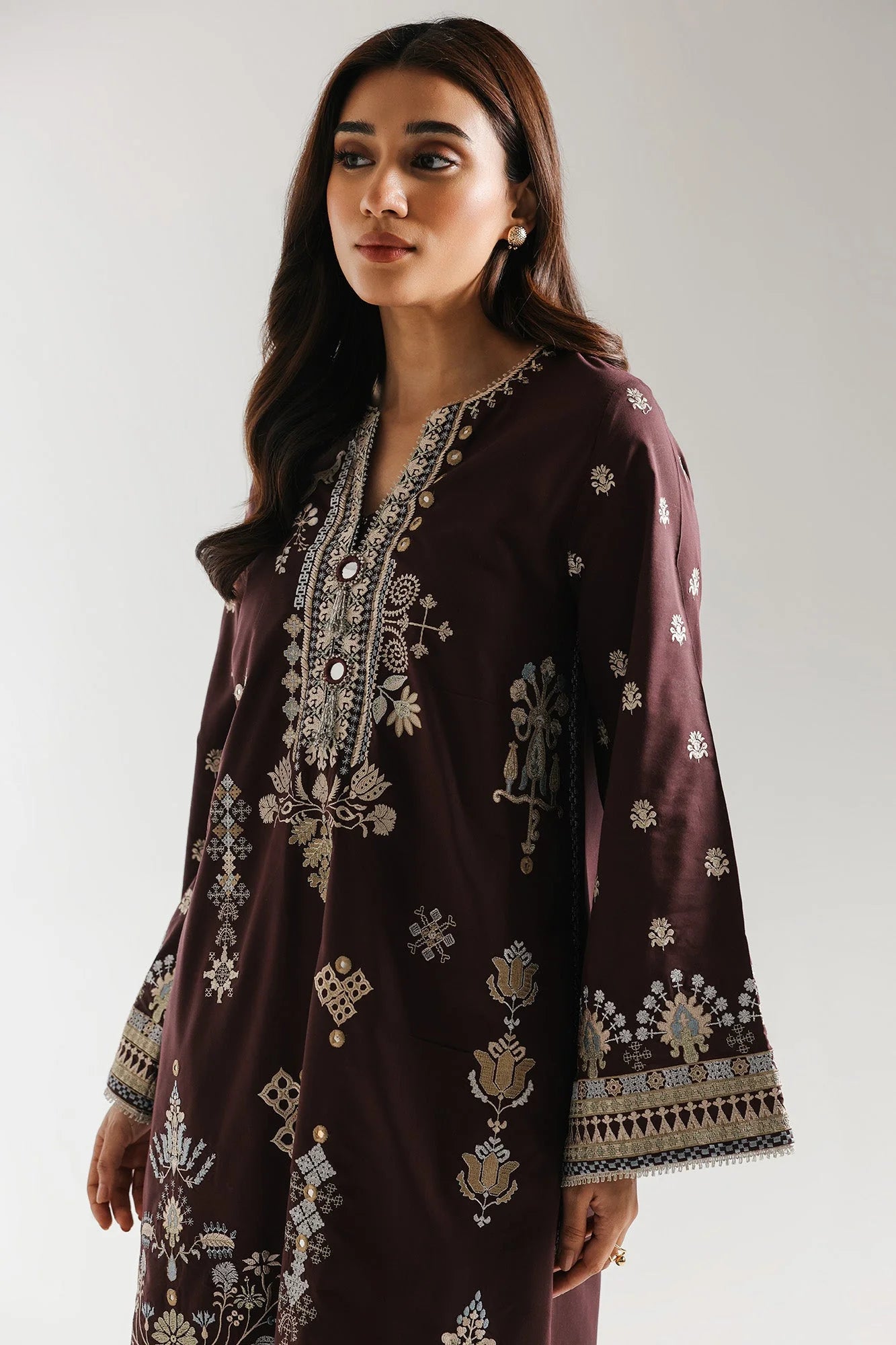 EMBROIDERED SUIT (E4151/103/802)