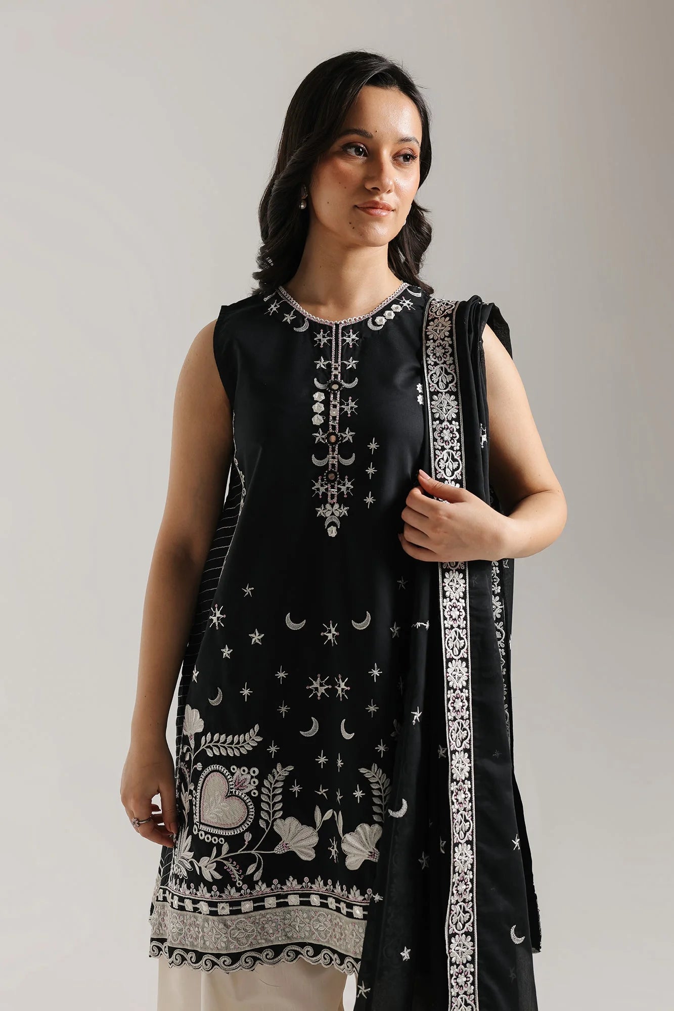 EMBROIDERED SUIT (E4153/103/901)