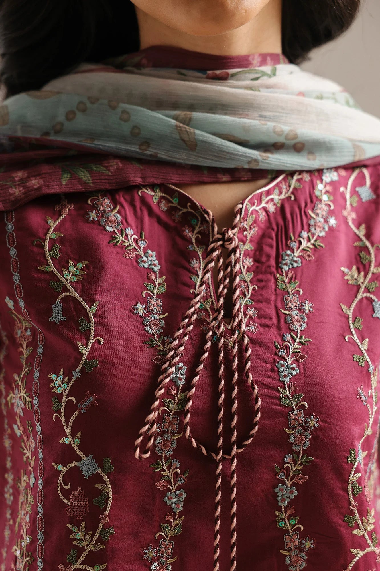 EMBROIDERED SUIT (E4154/103/414)