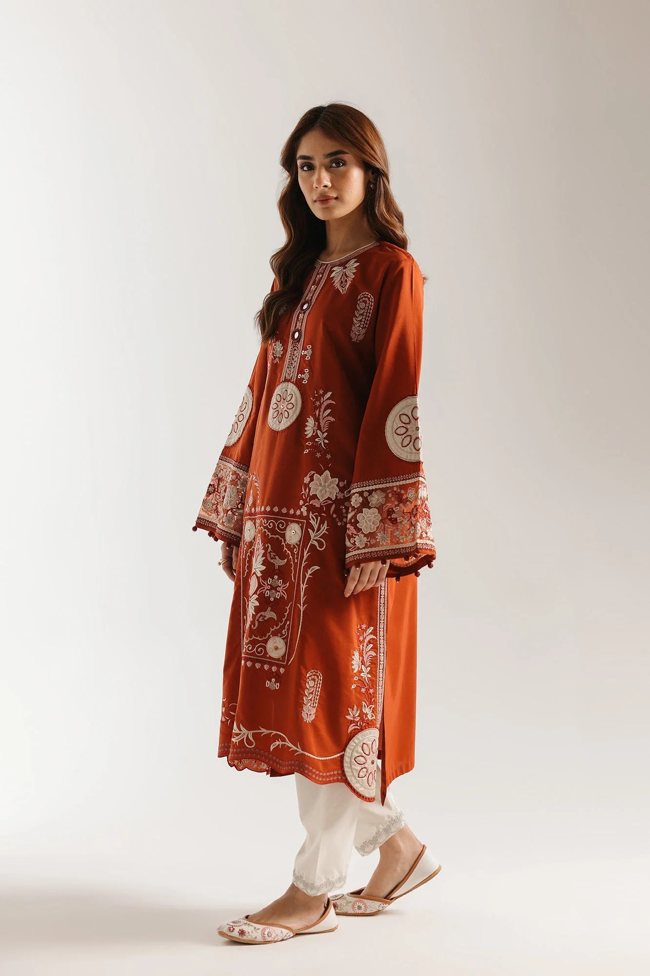 EMBROIDERED SUIT (E4156/103/205)