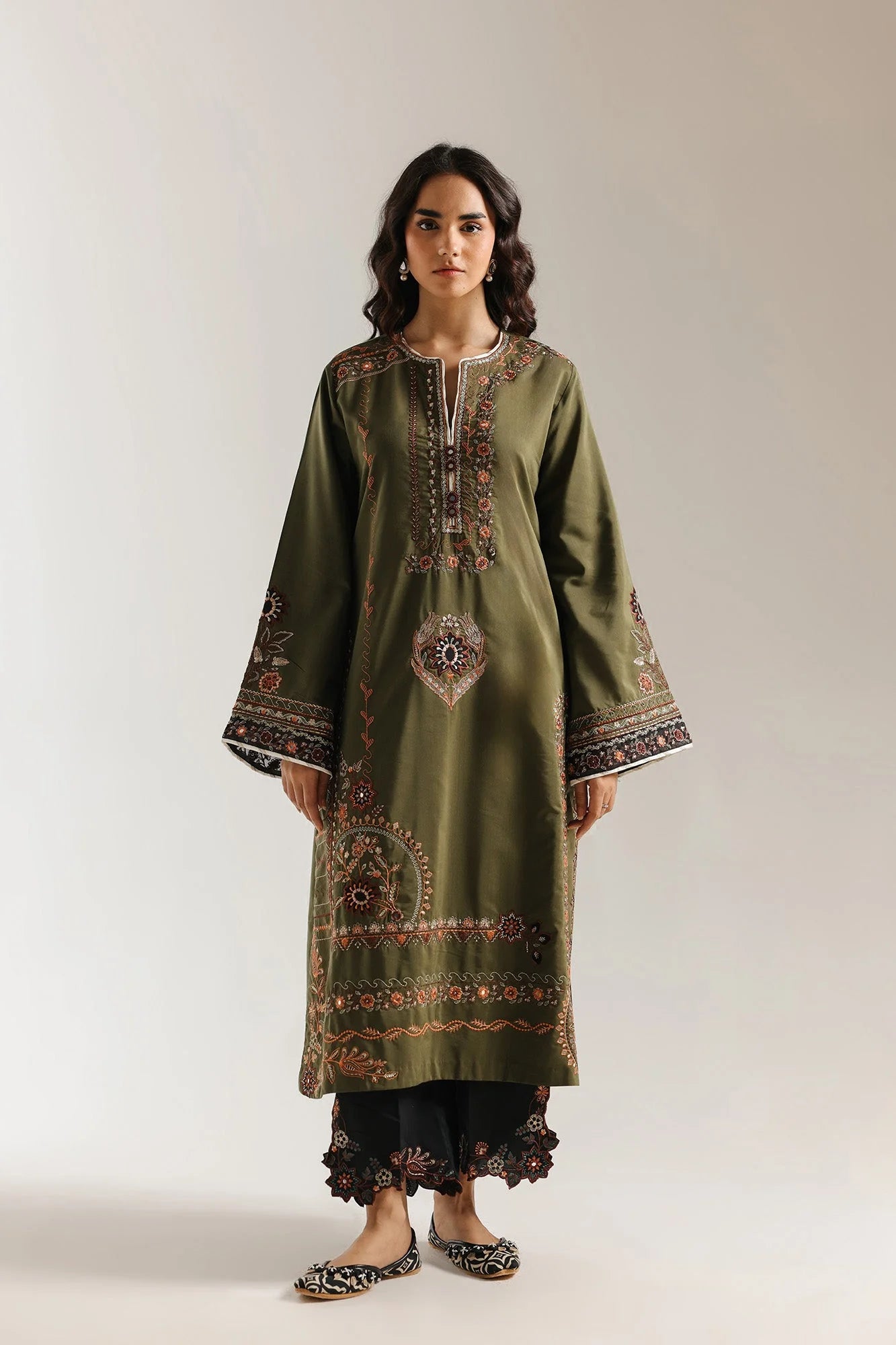 EMBROIDERED SUIT (E4158/103/118)