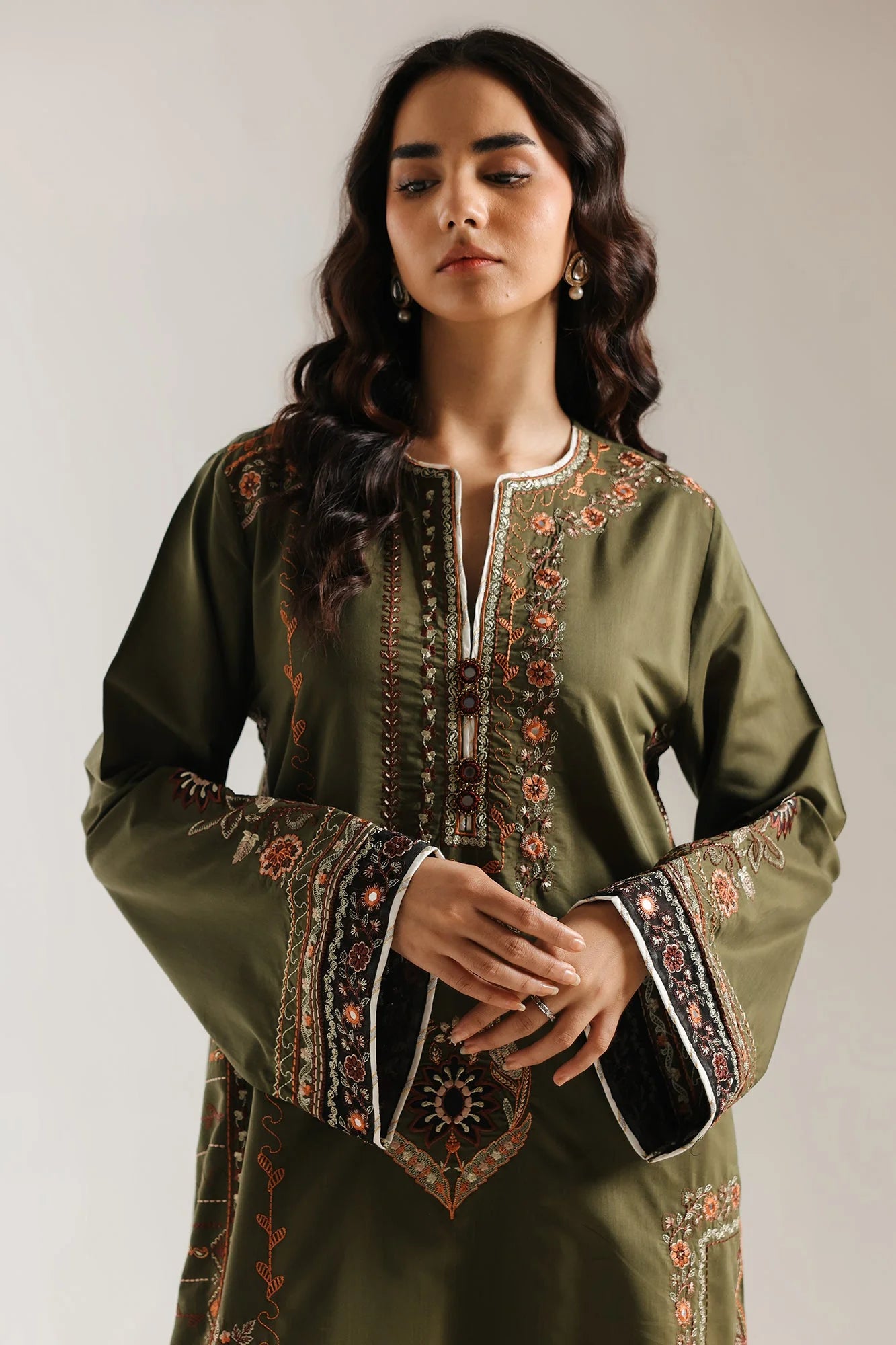 EMBROIDERED SUIT (E4158/103/118)