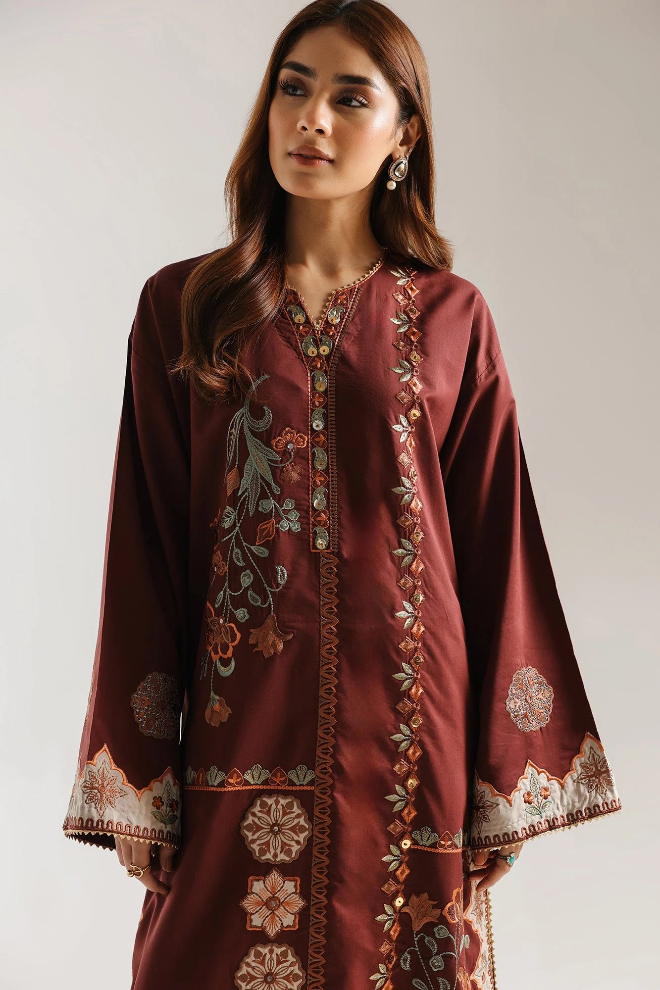 EMBROIDERED SUIT (E4159/103/801)