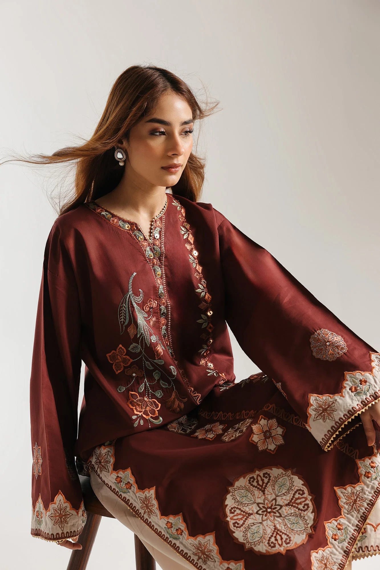 EMBROIDERED SUIT (E4159/103/801)