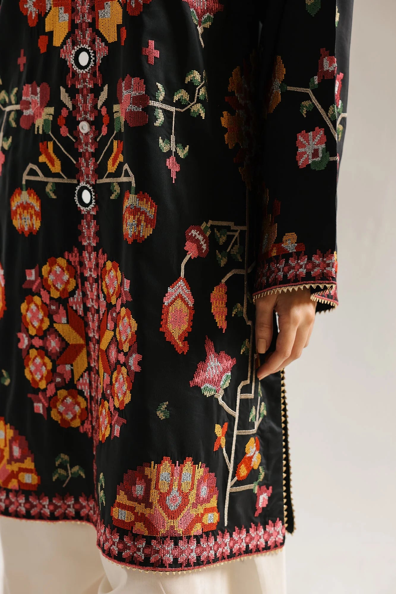 EMBROIDERED SUIT (E4161/103/901)