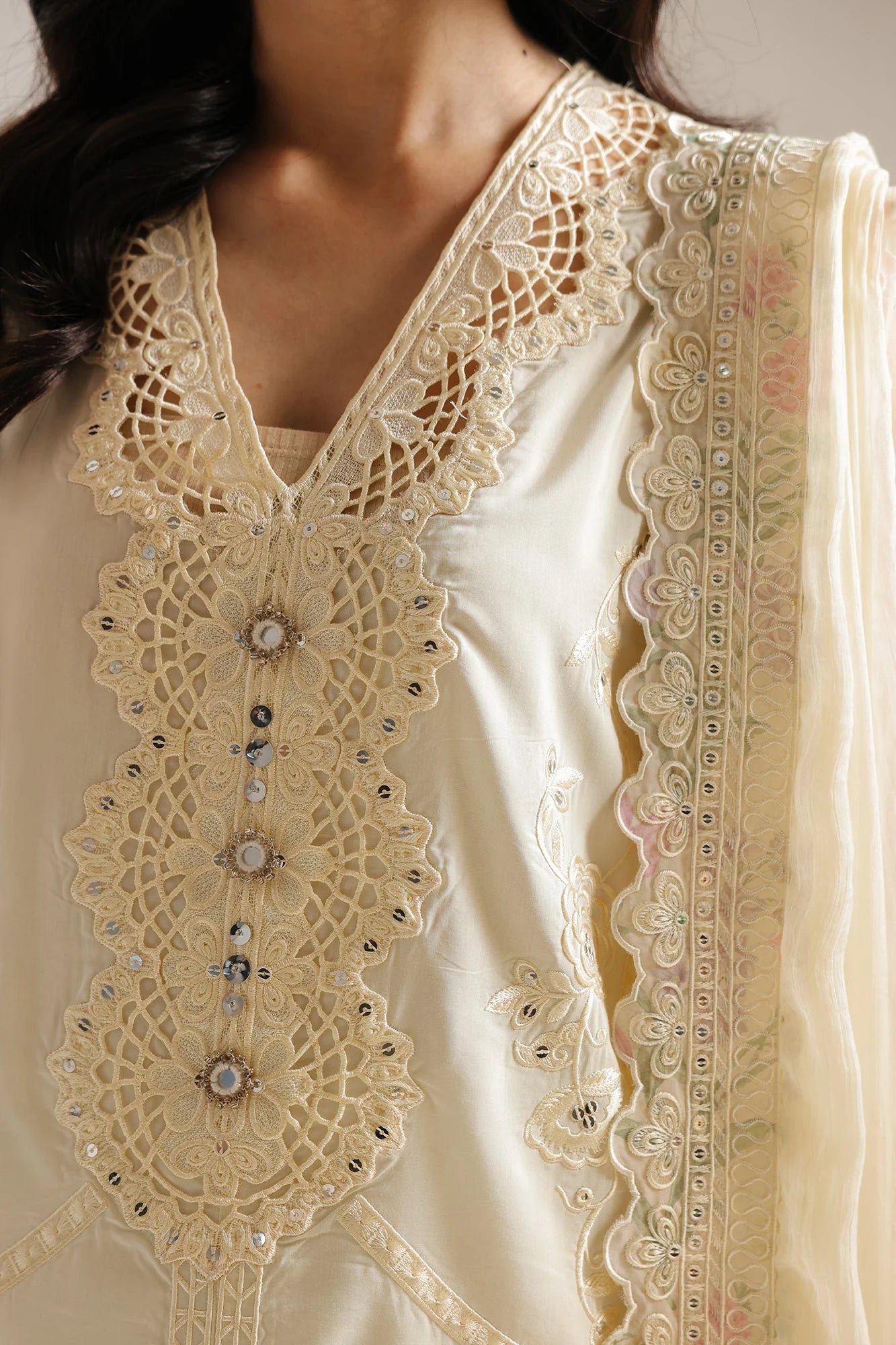 EMBROIDERED SUIT (E4162/103/110)