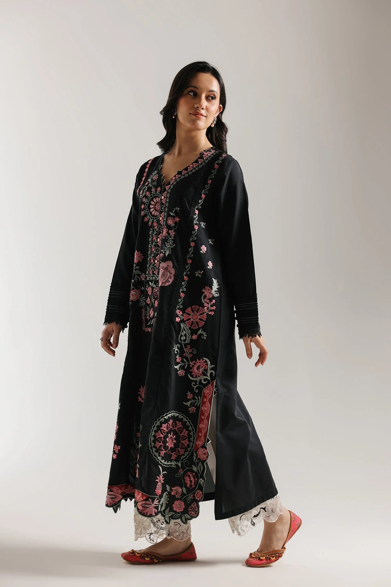 EMBROIDERED SUIT (E4168/103/902)
