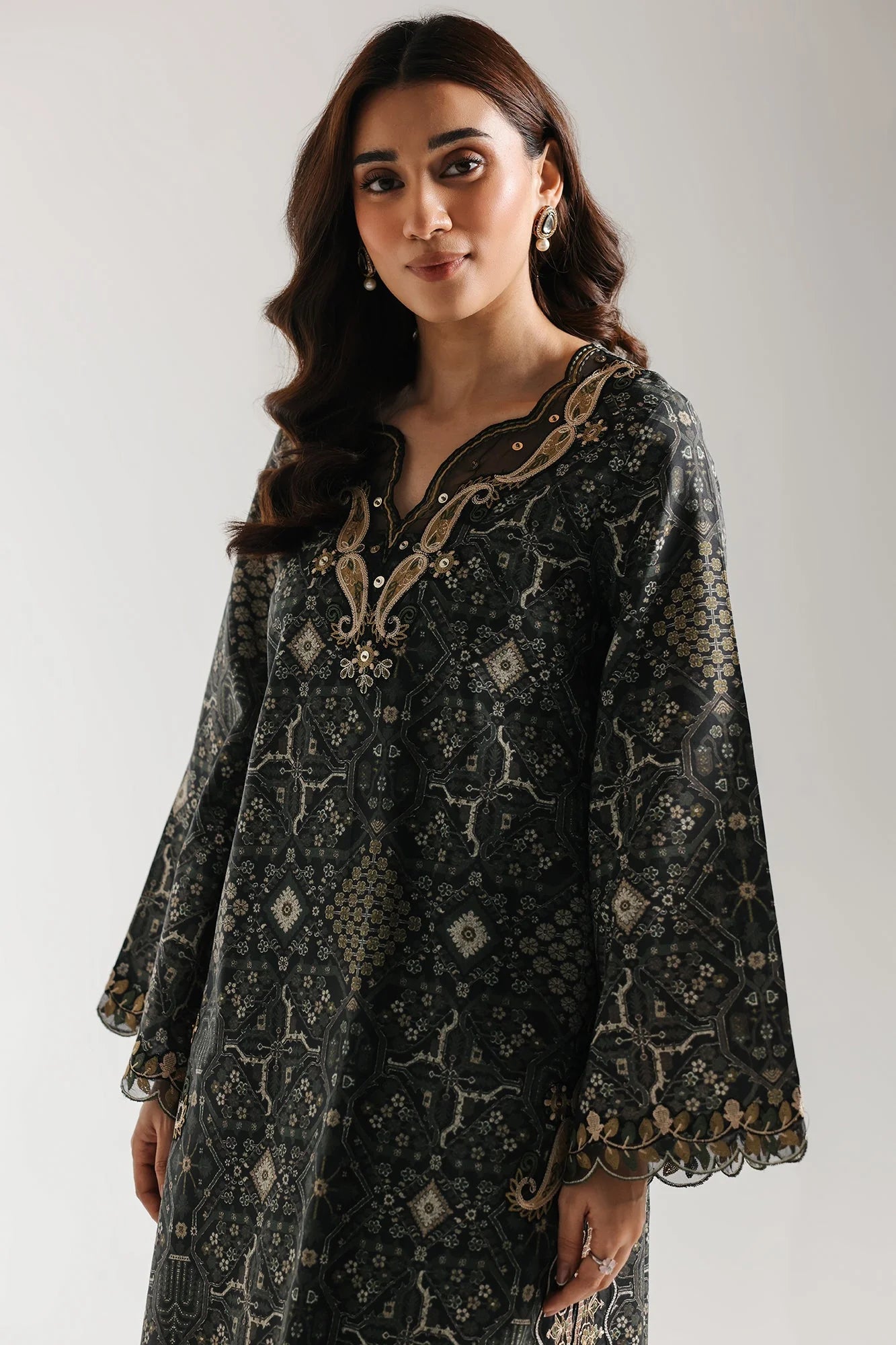EMBROIDERED SUIT (E4171/103/902)