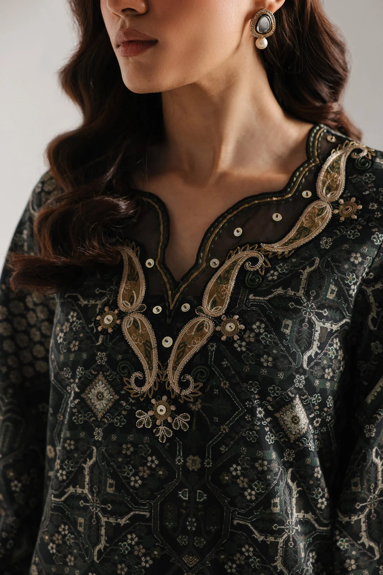 EMBROIDERED SUIT (E4171/103/902)